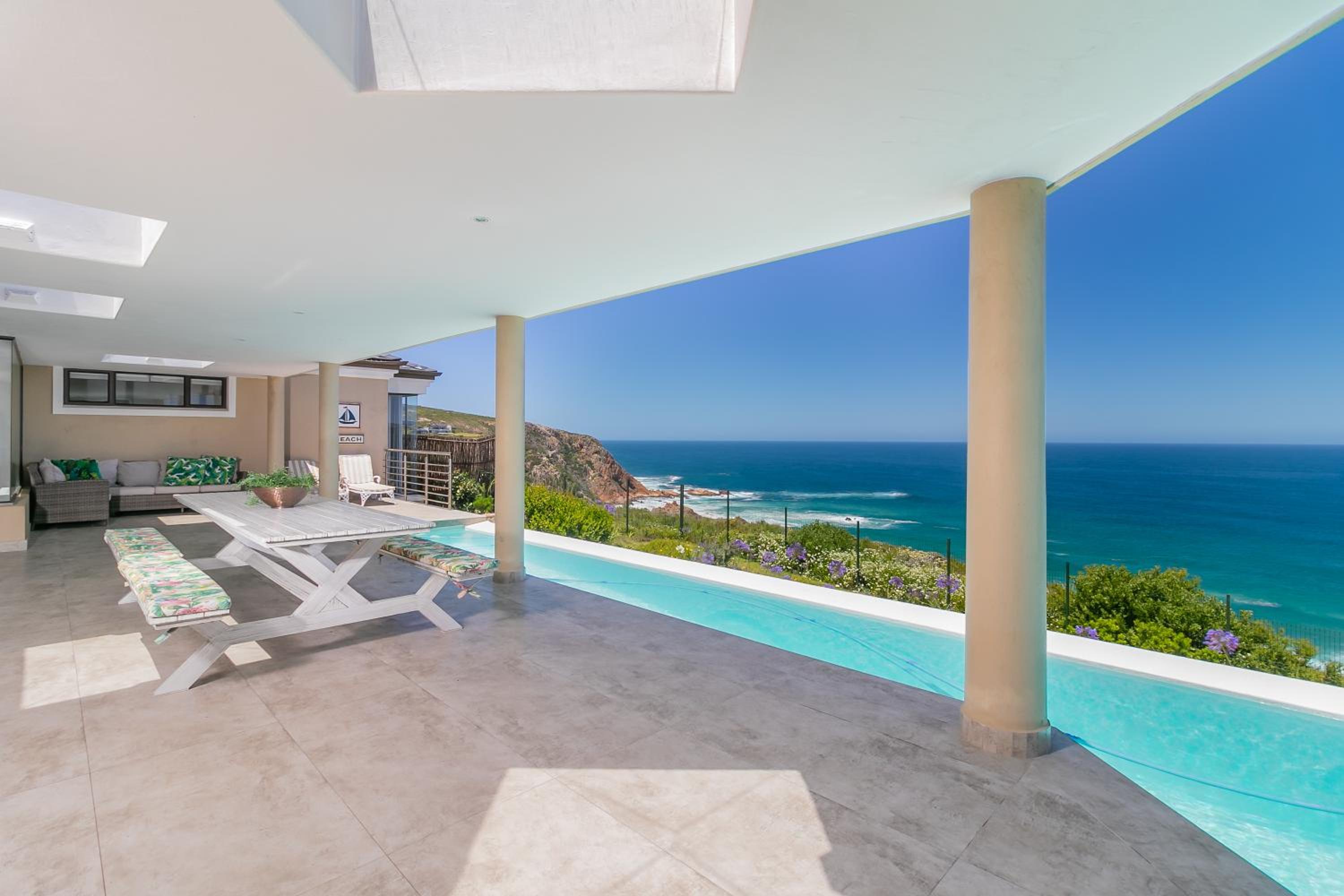 Villa with Sea View - Photo 9