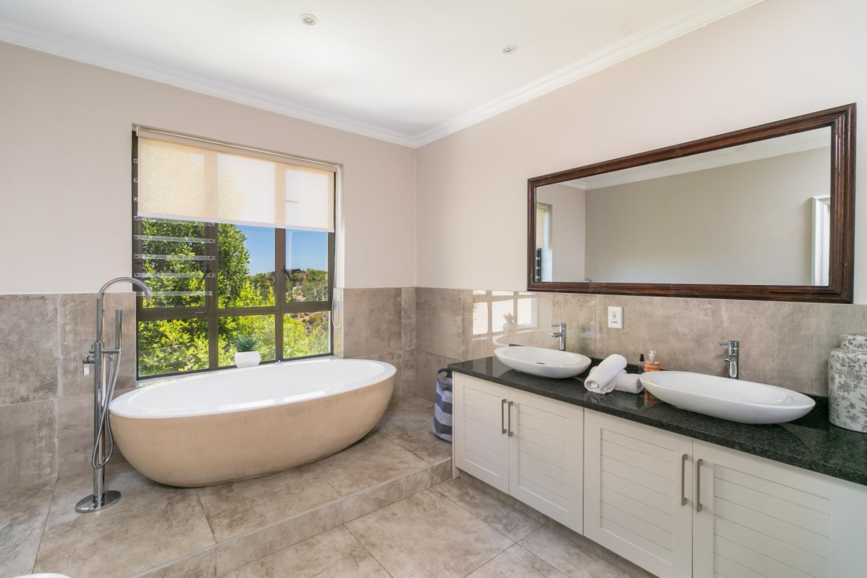 Villa with Sea View - Photo 26