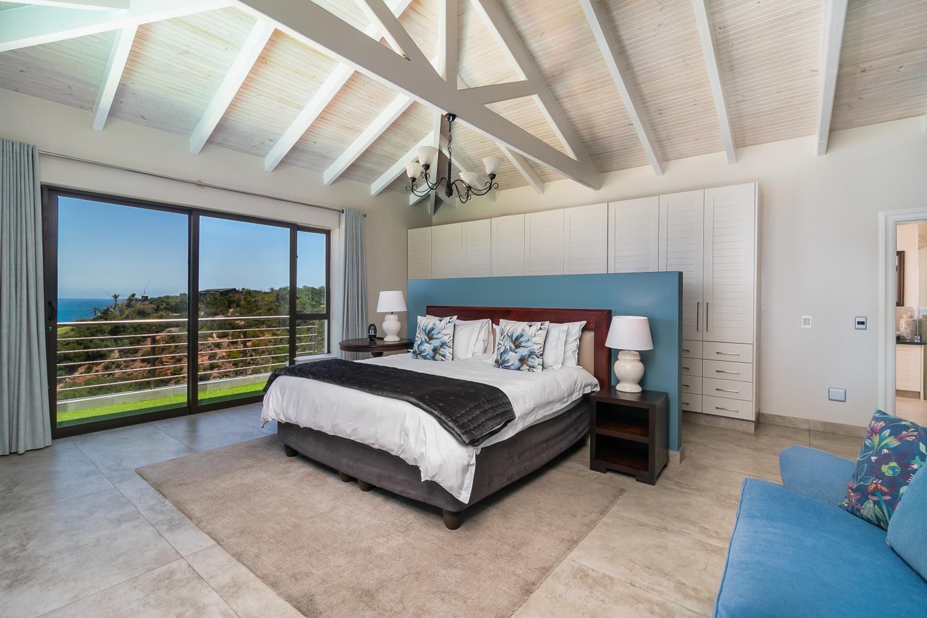 Villa with Sea View - Photo 1