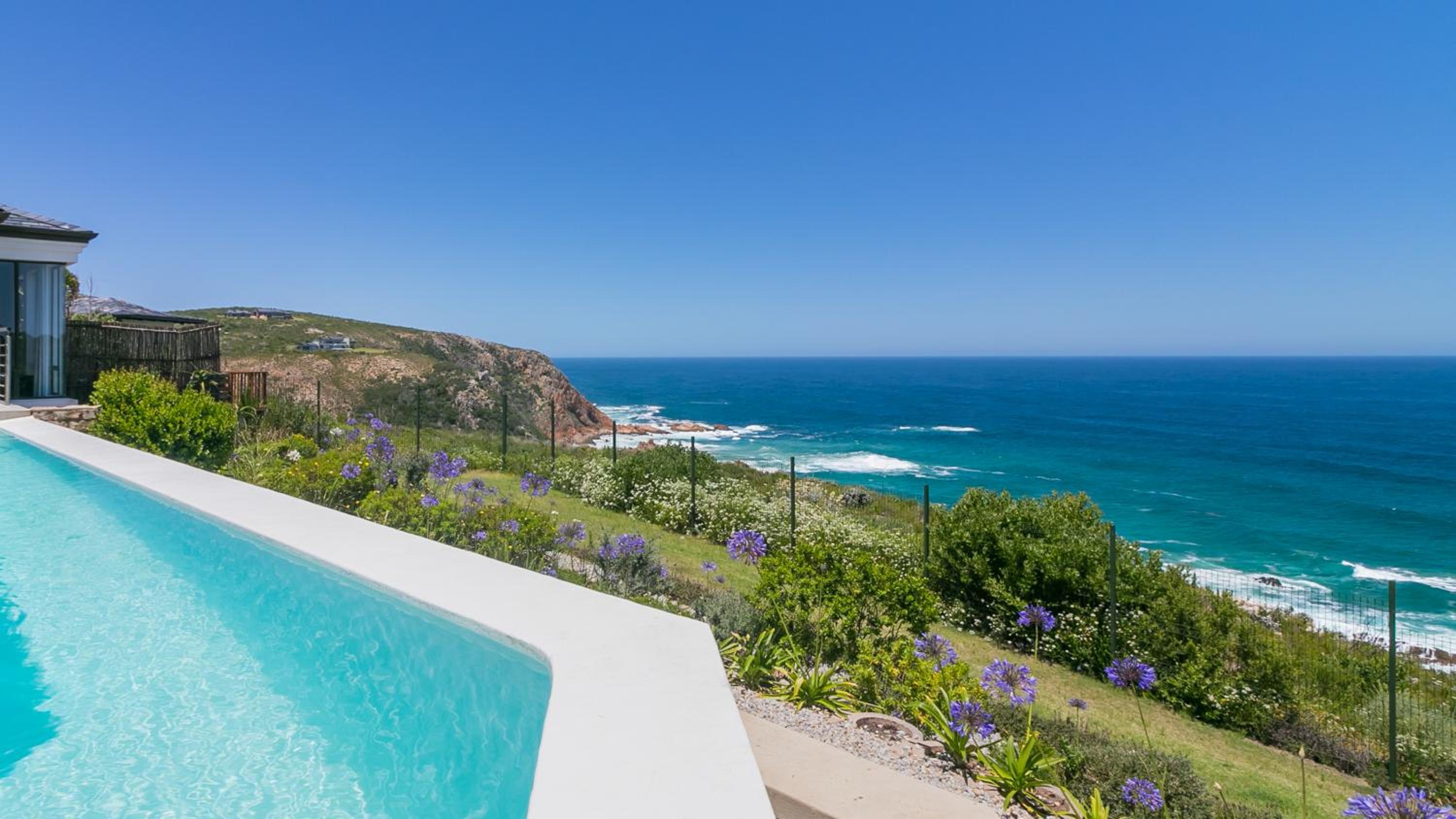 Villa with Sea View - Photo 12