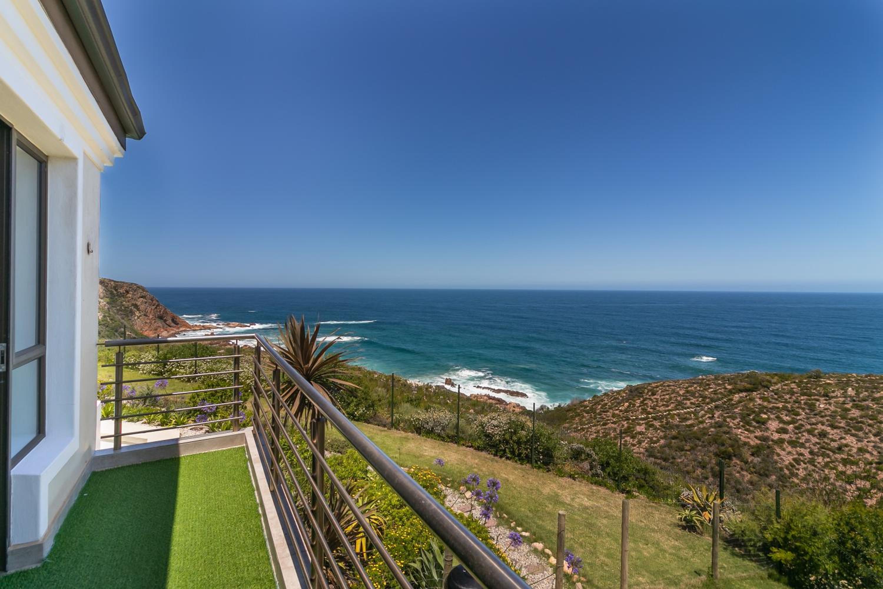 Villa with Sea View - Photo 4
