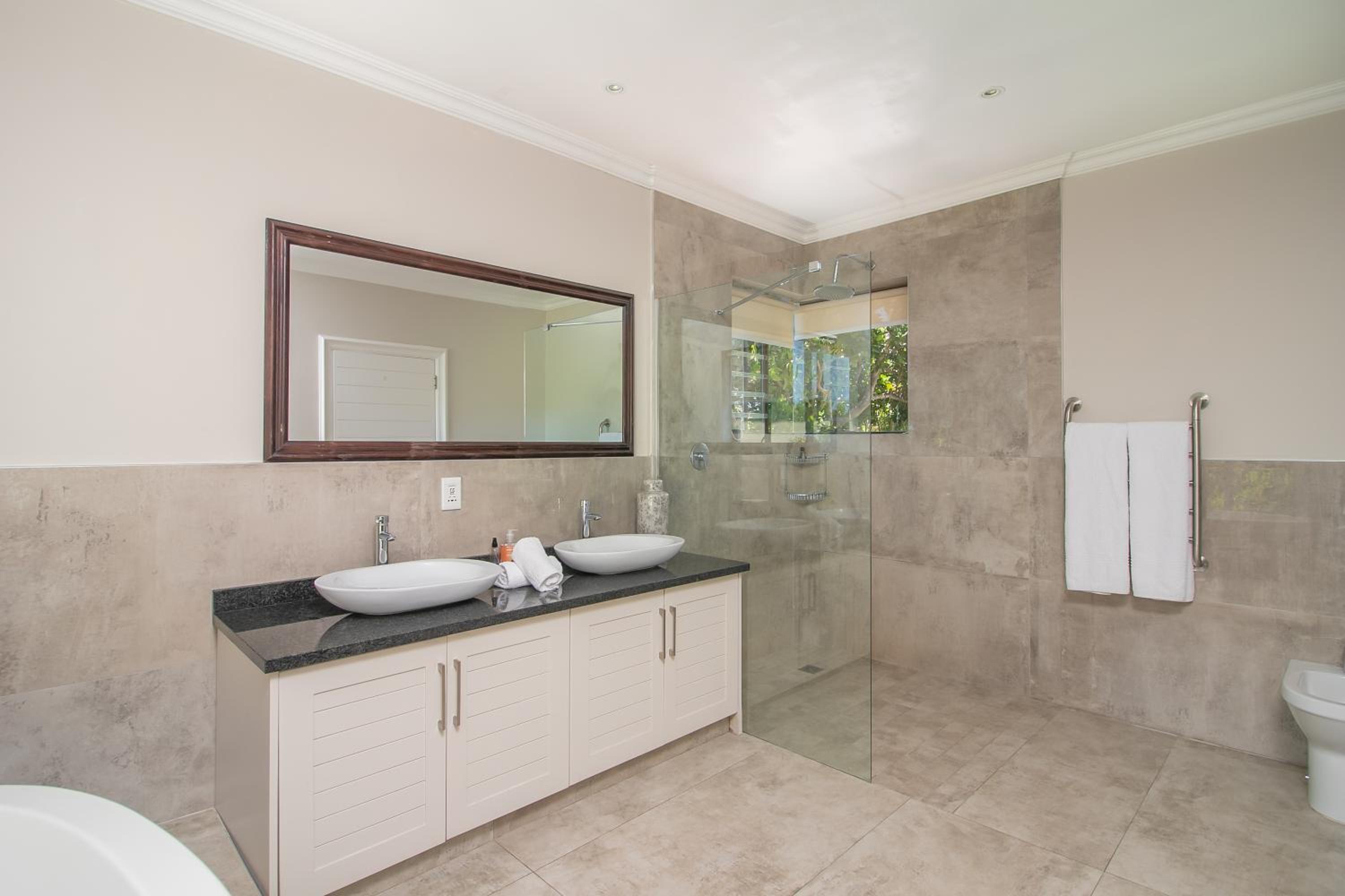 Villa with Sea View - Photo 29