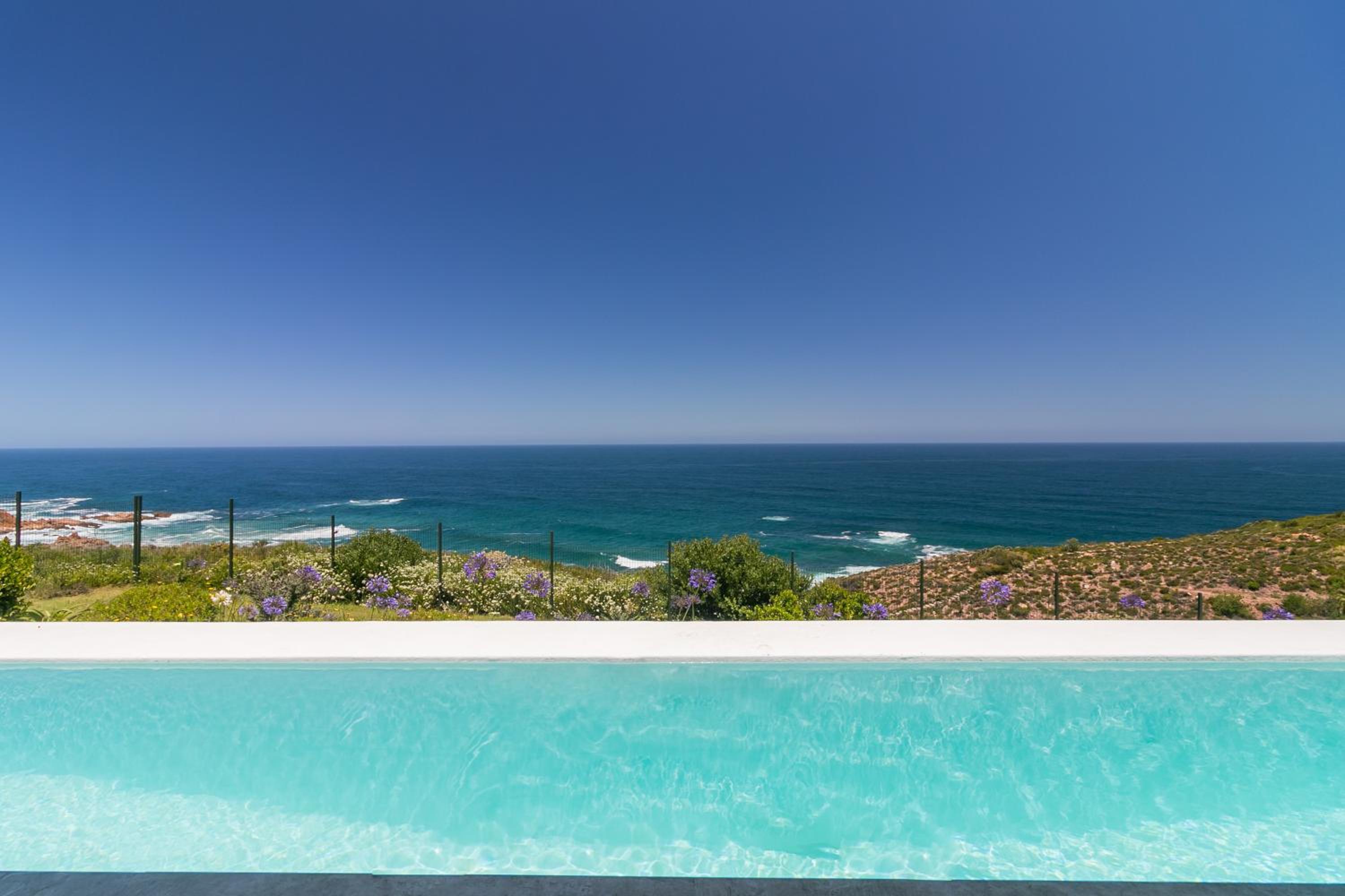 Villa with Sea View - Photo 24