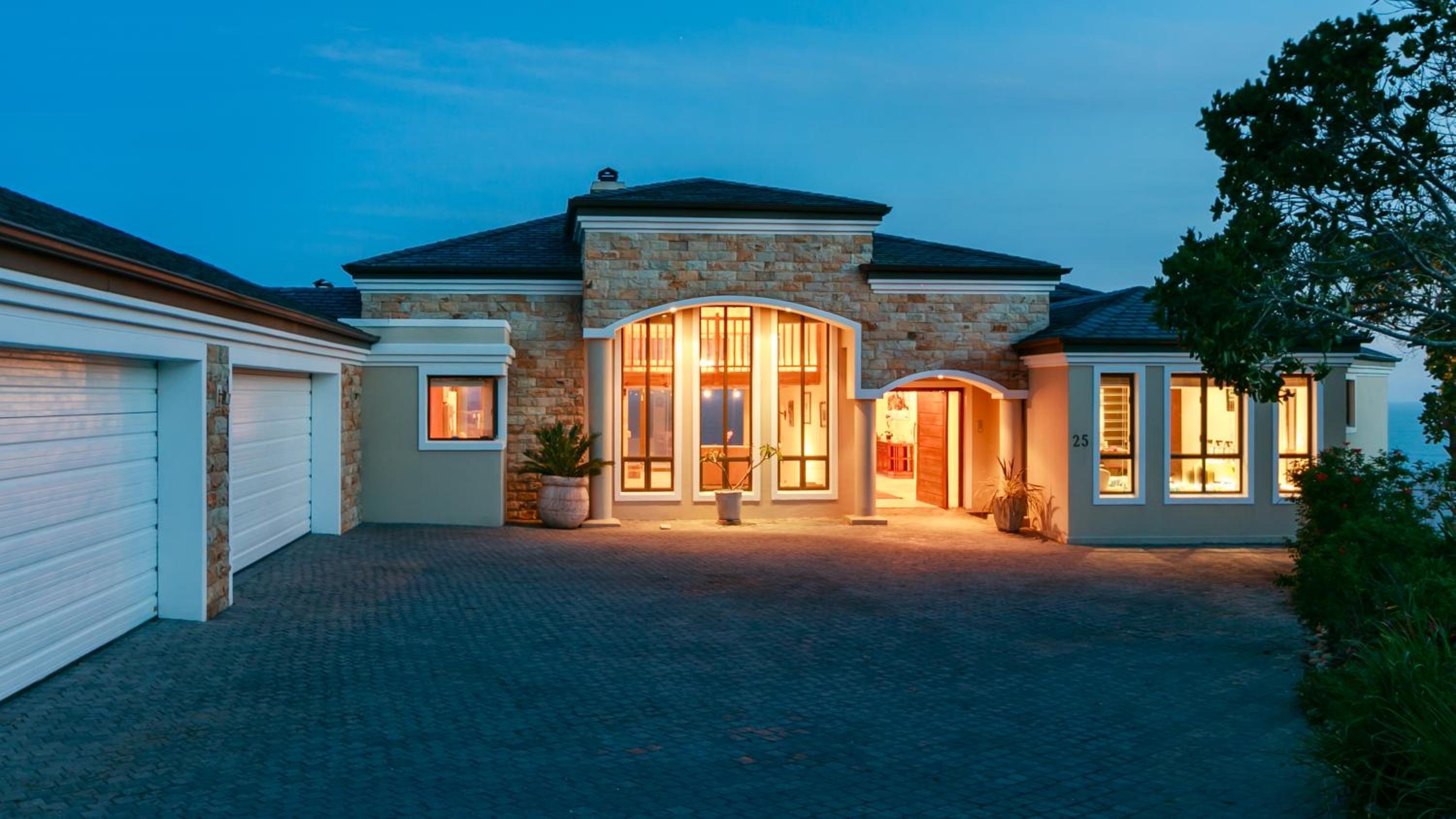 Villa with Sea View - Photo 18