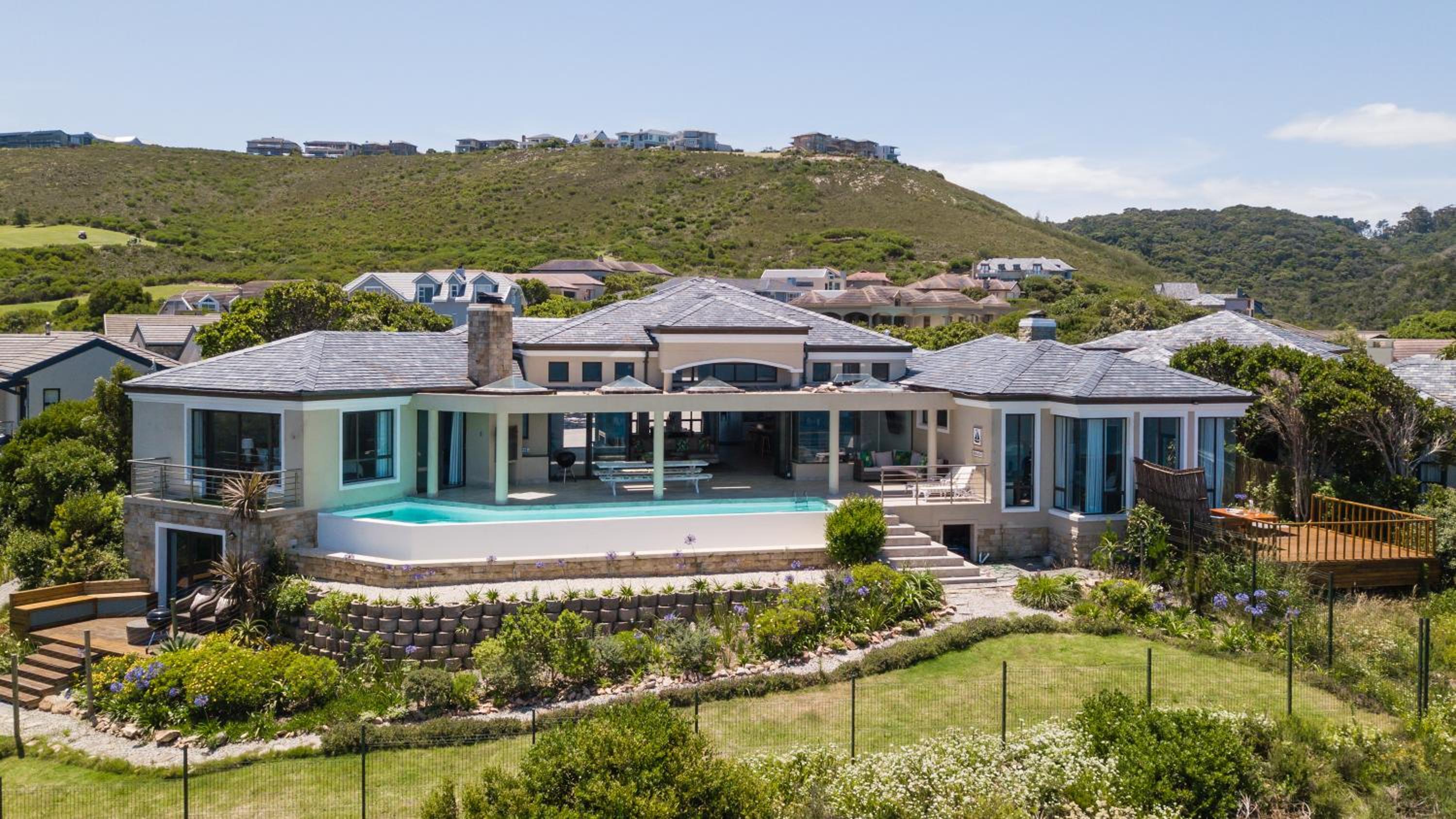 Villa with Sea View - Photo 35