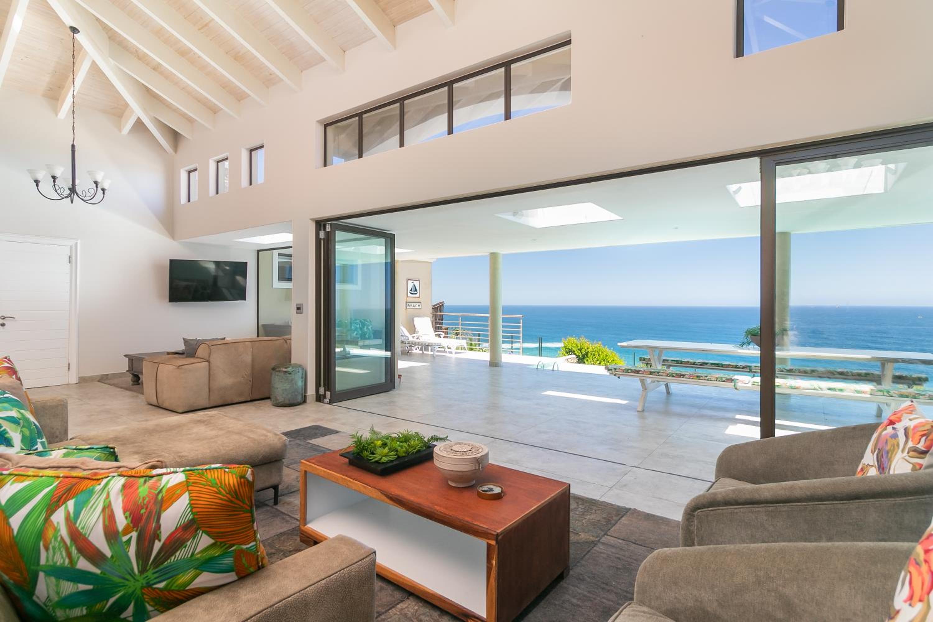Villa with Sea View - Photo 10
