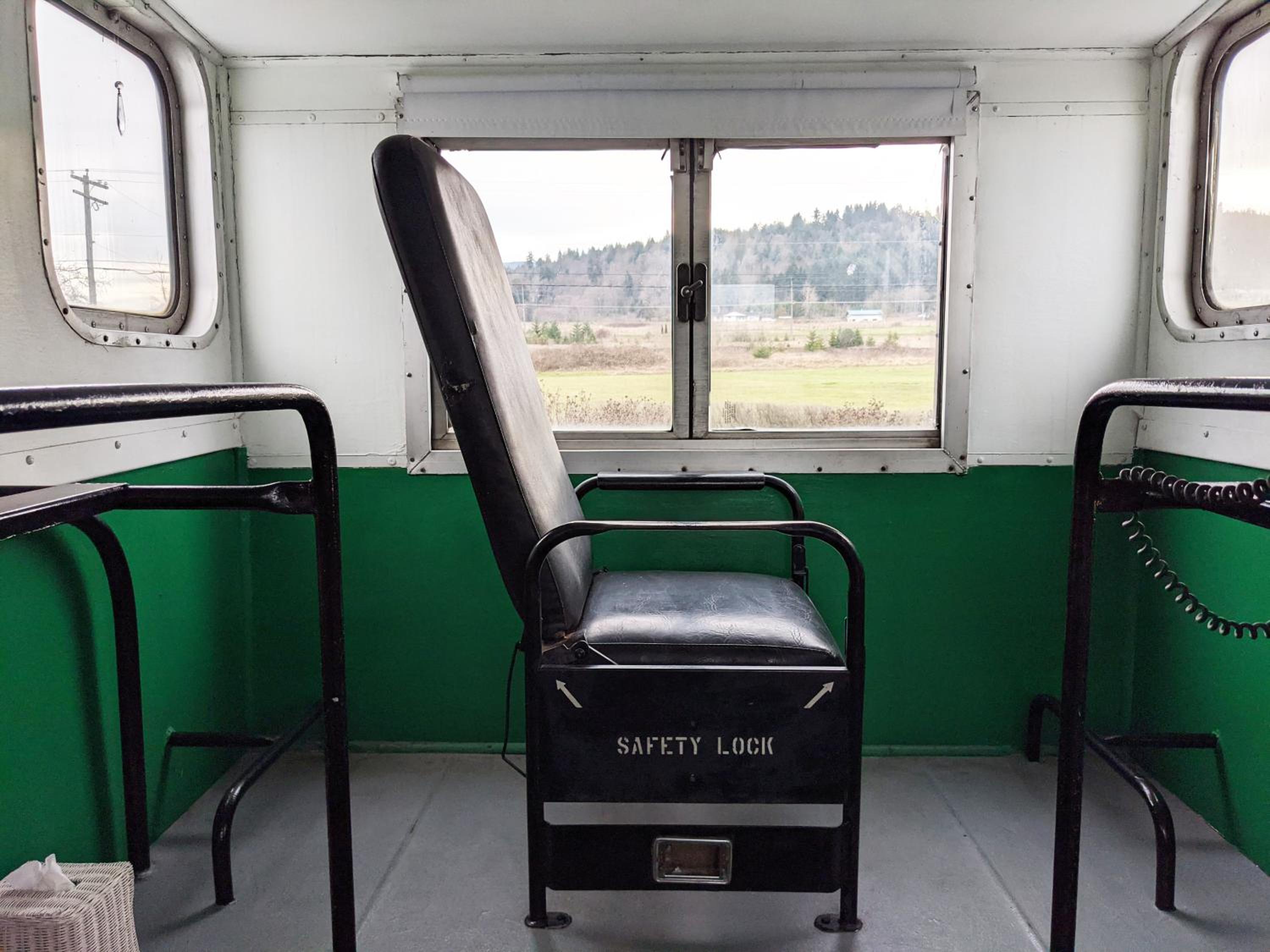 "Steampunk Train" - Queen Studio Private Caboose photo 3
