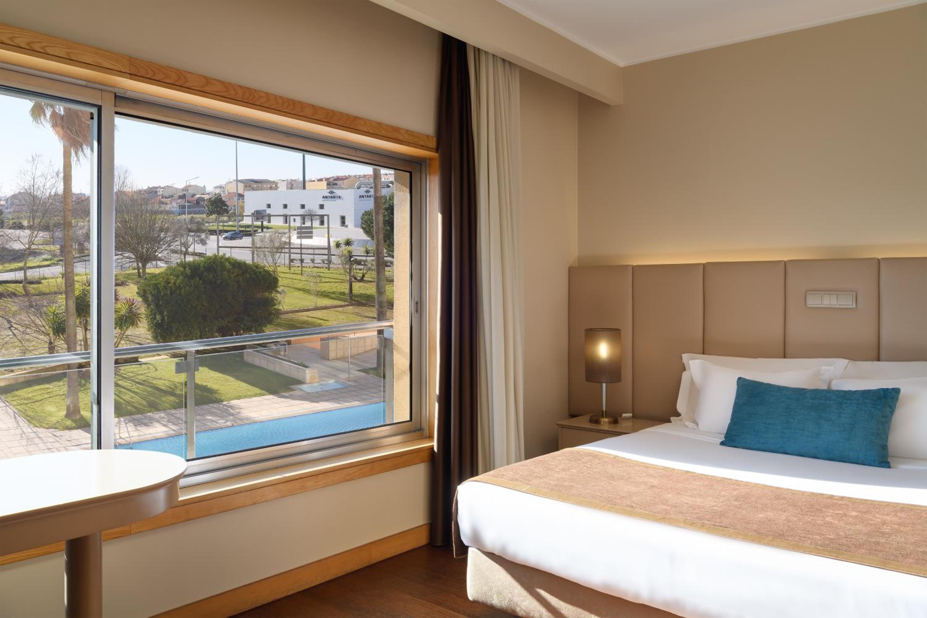 Deluxe Double Room with Pool View -  Non-Smoking - Photo 3