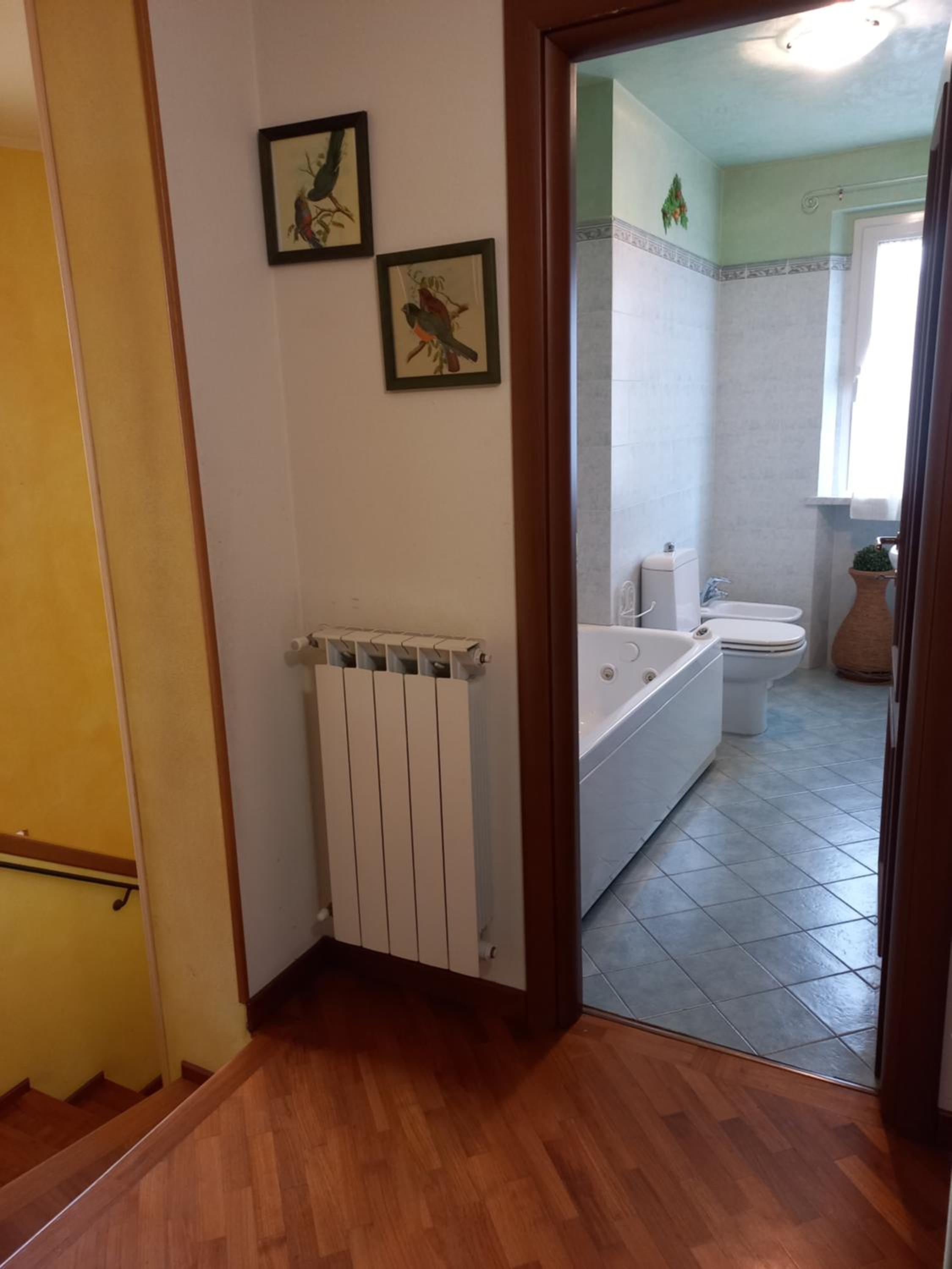Double Room with Private External Bathroom - Photo 4