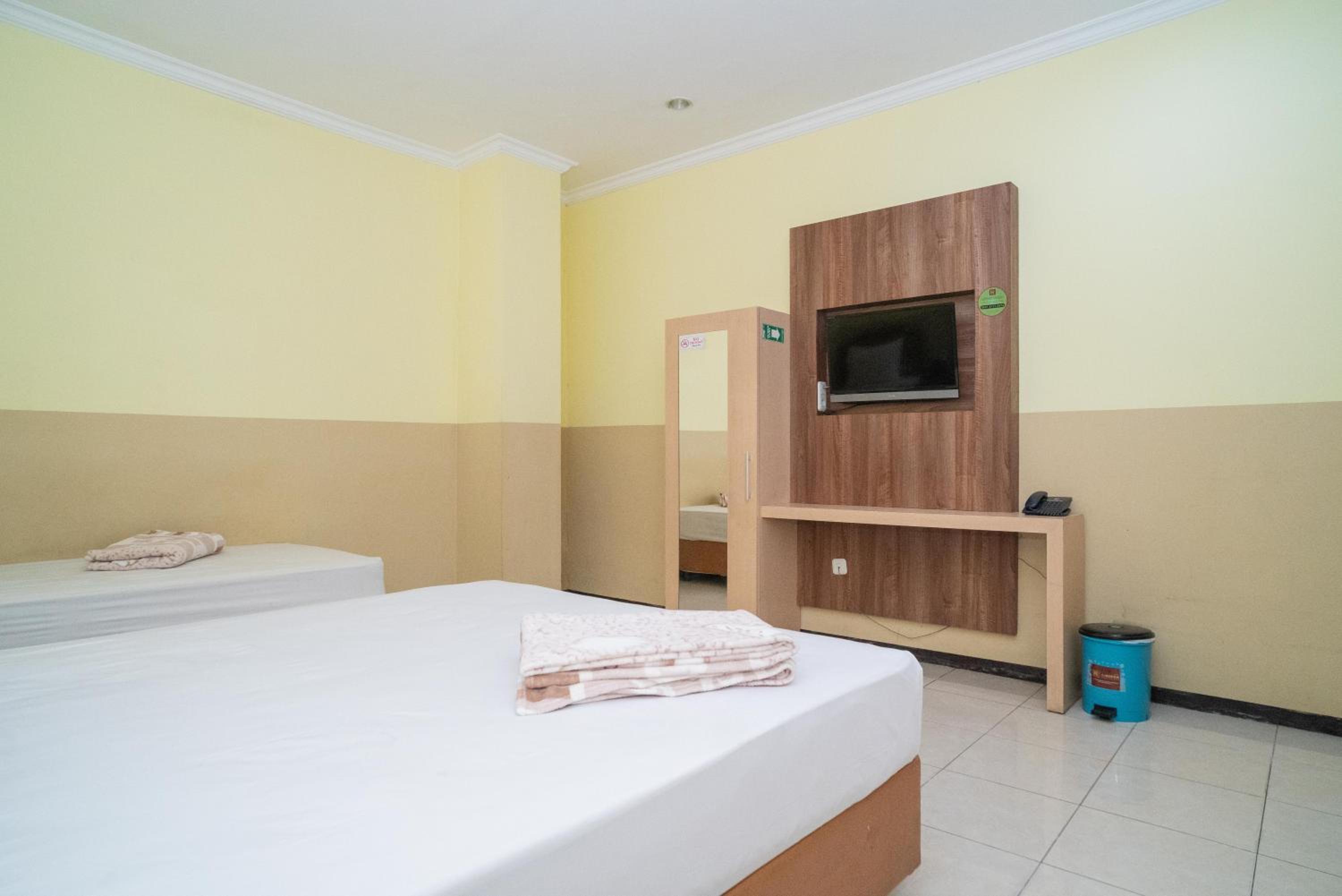 Superior Twin Room - Photo 8