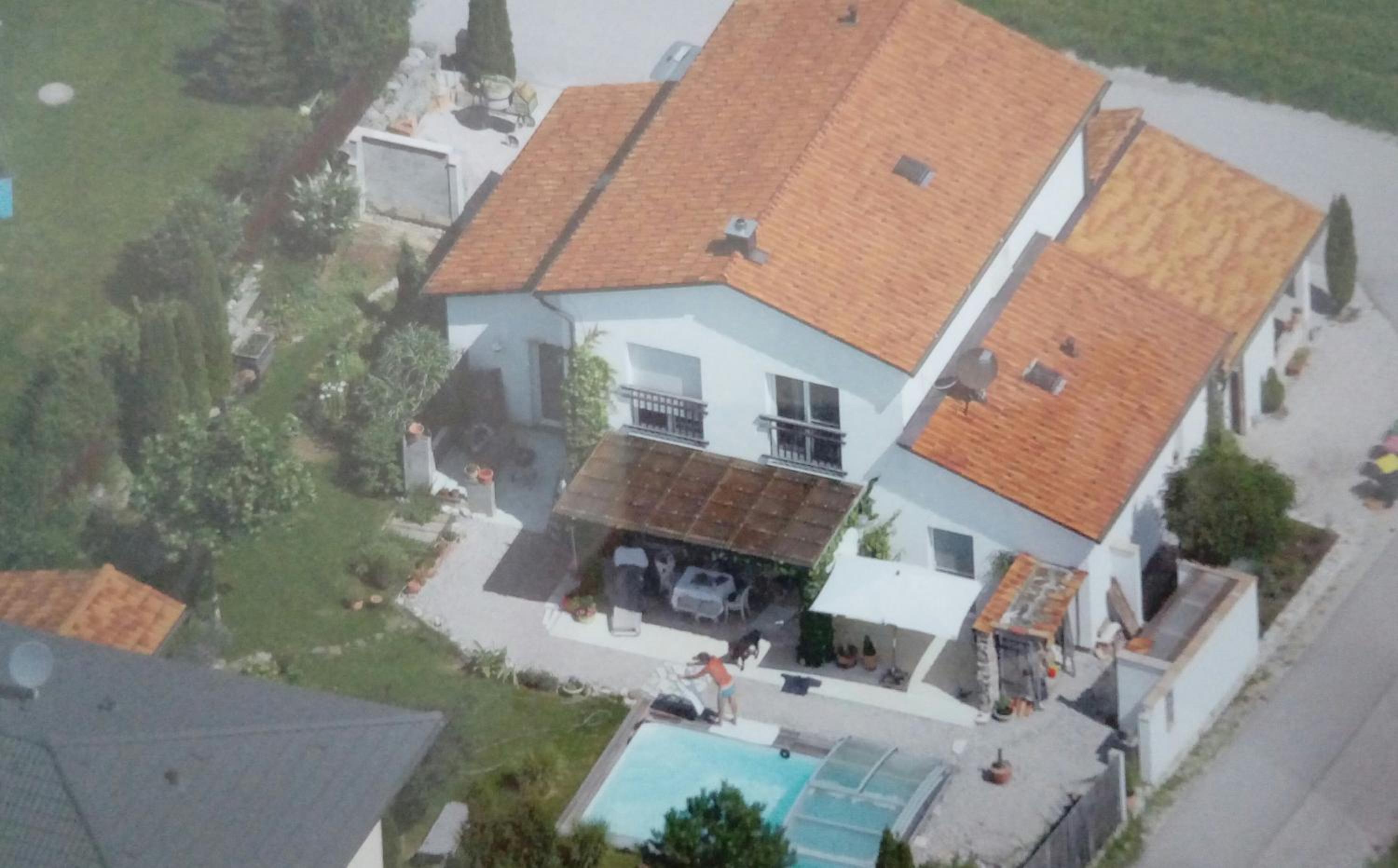 Three-Bedroom House photo 2