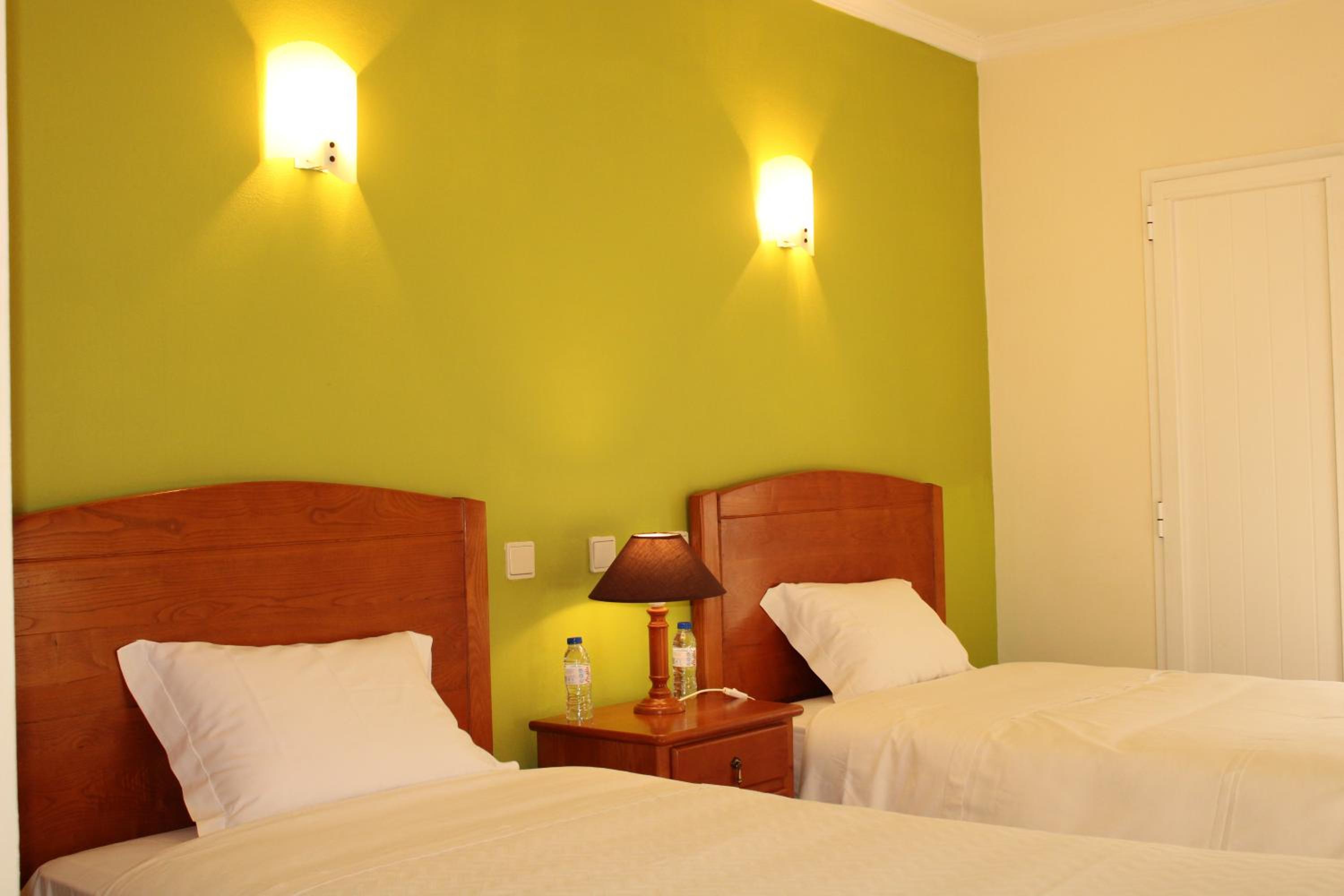 Twin Room - Photo 3
