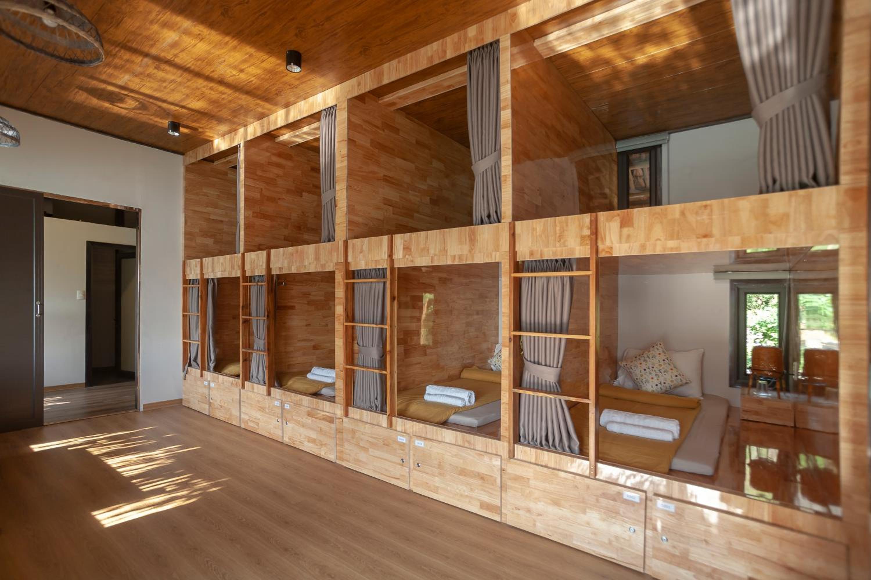 8-Bed Mixed Dormitory Room photo 1