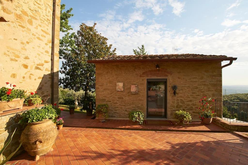 One-Bedroom House - Photo 20