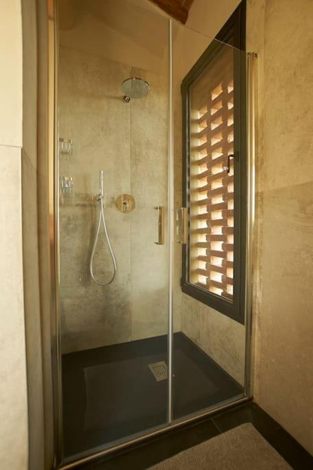 One-Bedroom House - Photo 43