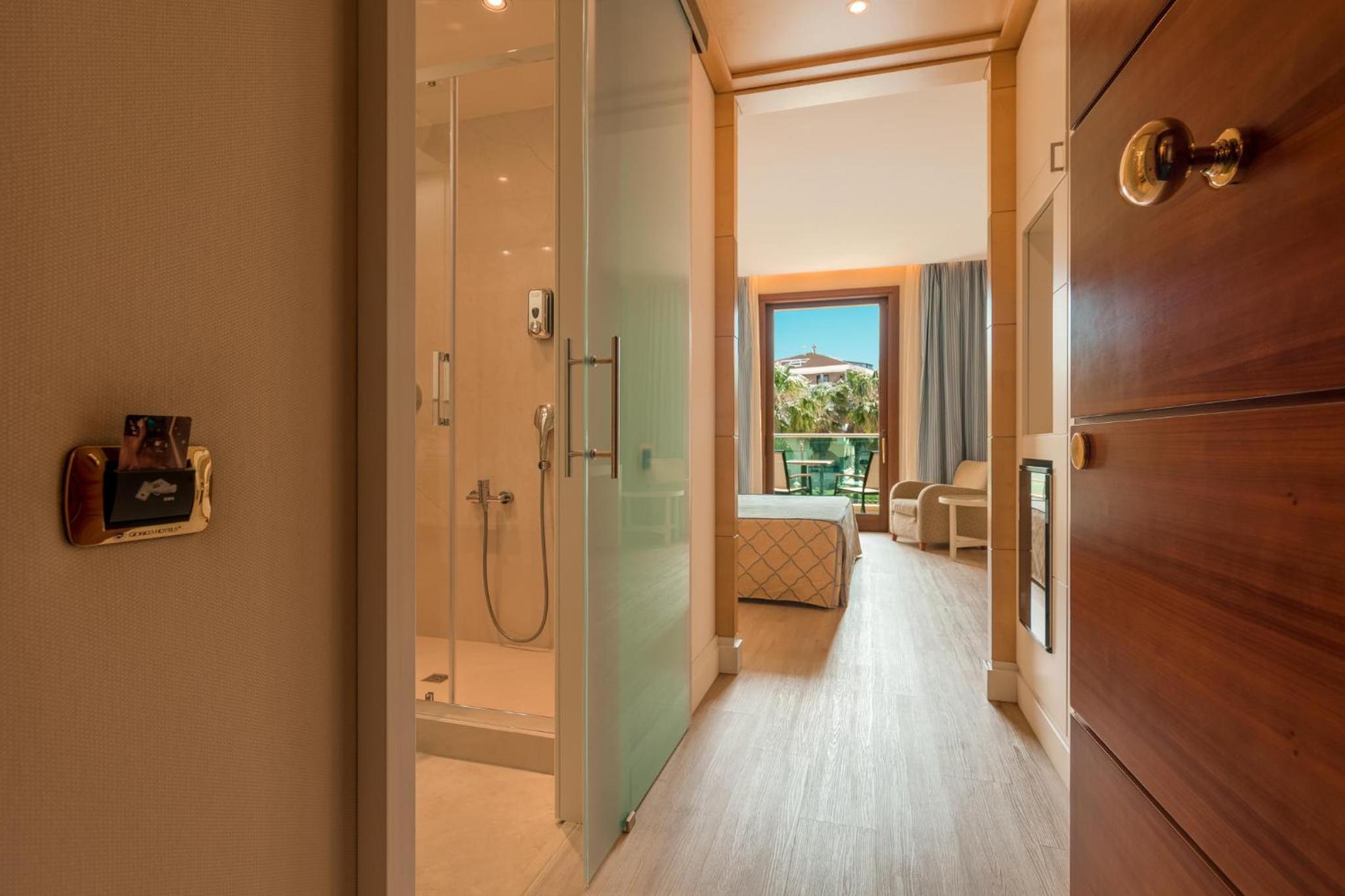 Double Room with Pool View photo 2