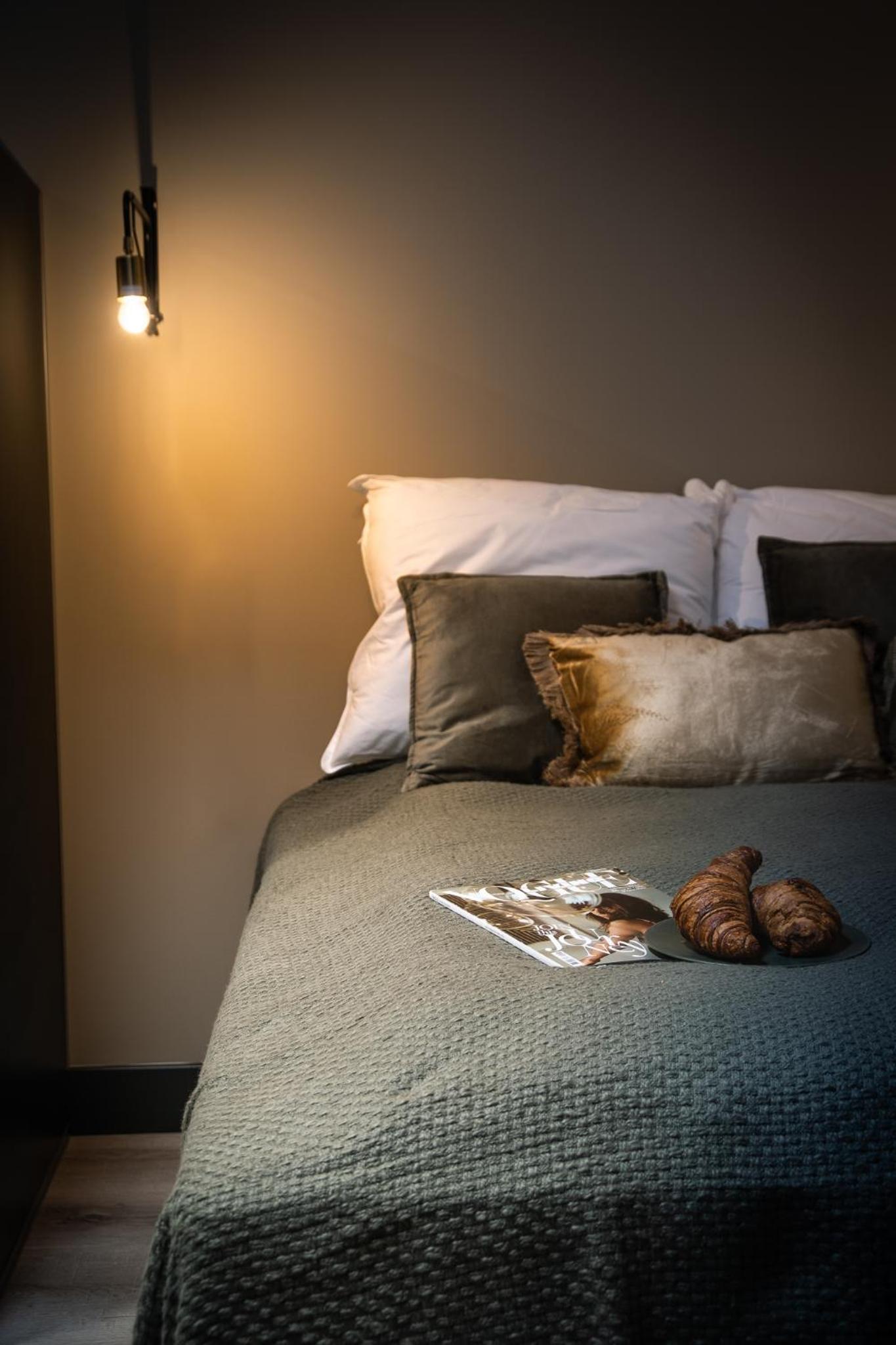 One-Bedroom Apartment - Photo 15