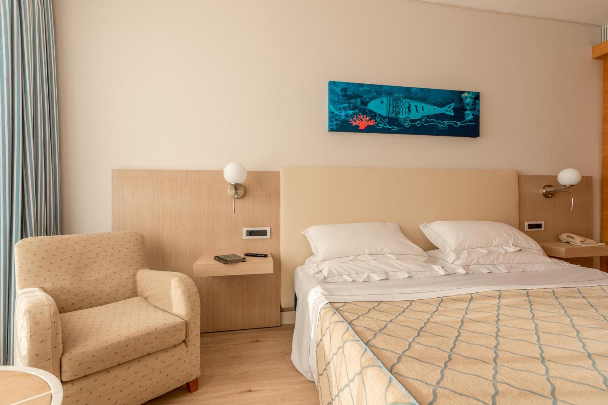 Double Room with Balcony and Frontal Sea View photo 2