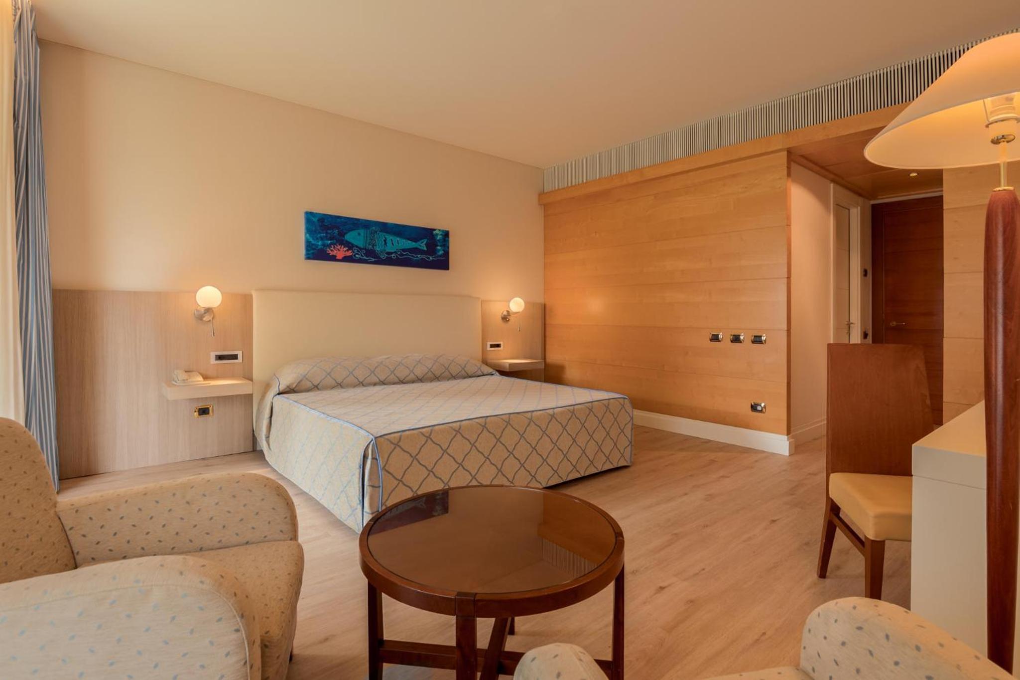 Superior Double Room with Balcony and Garden View photo 2