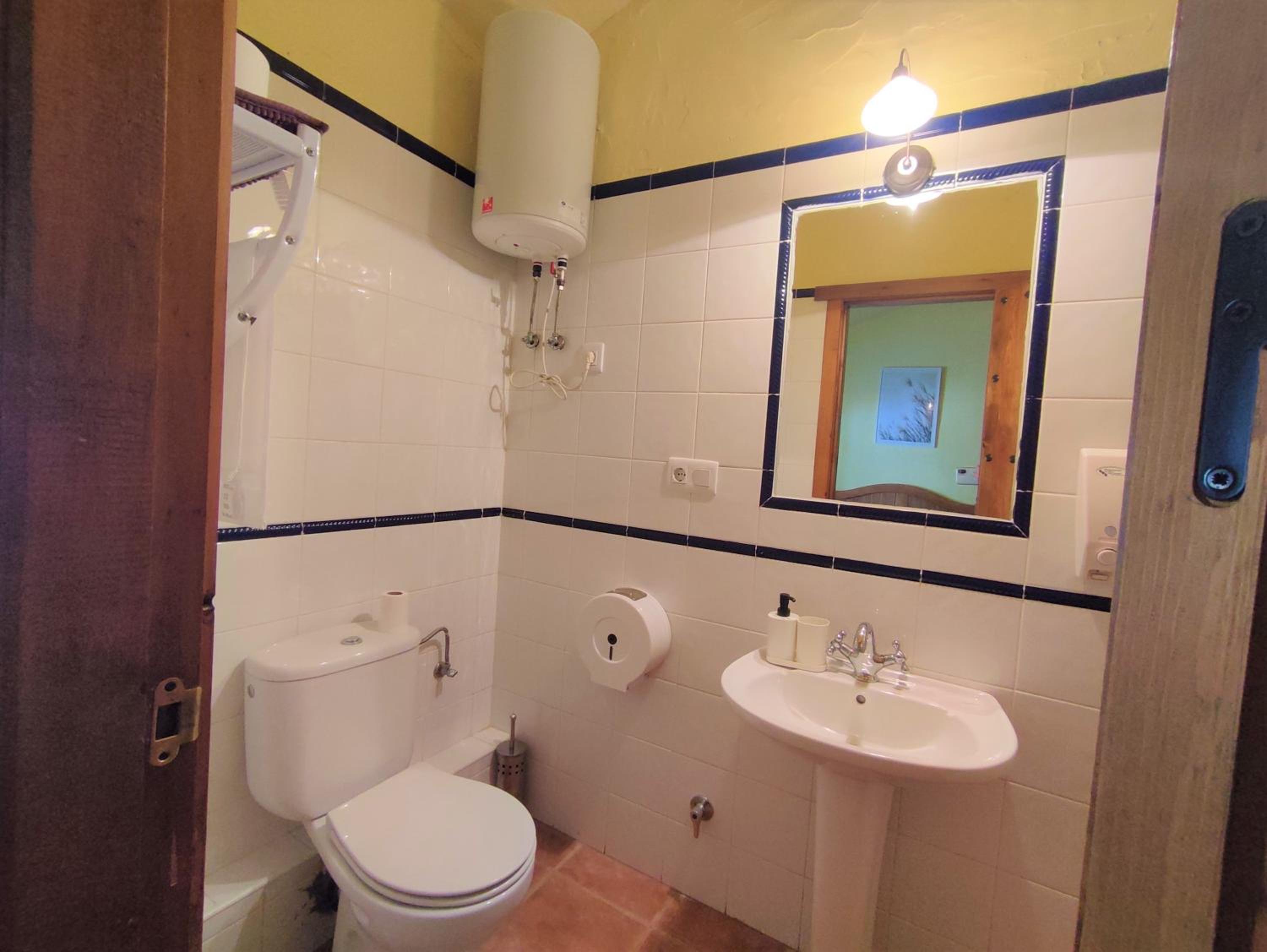 Deluxe Double Room With Shower photo 2
