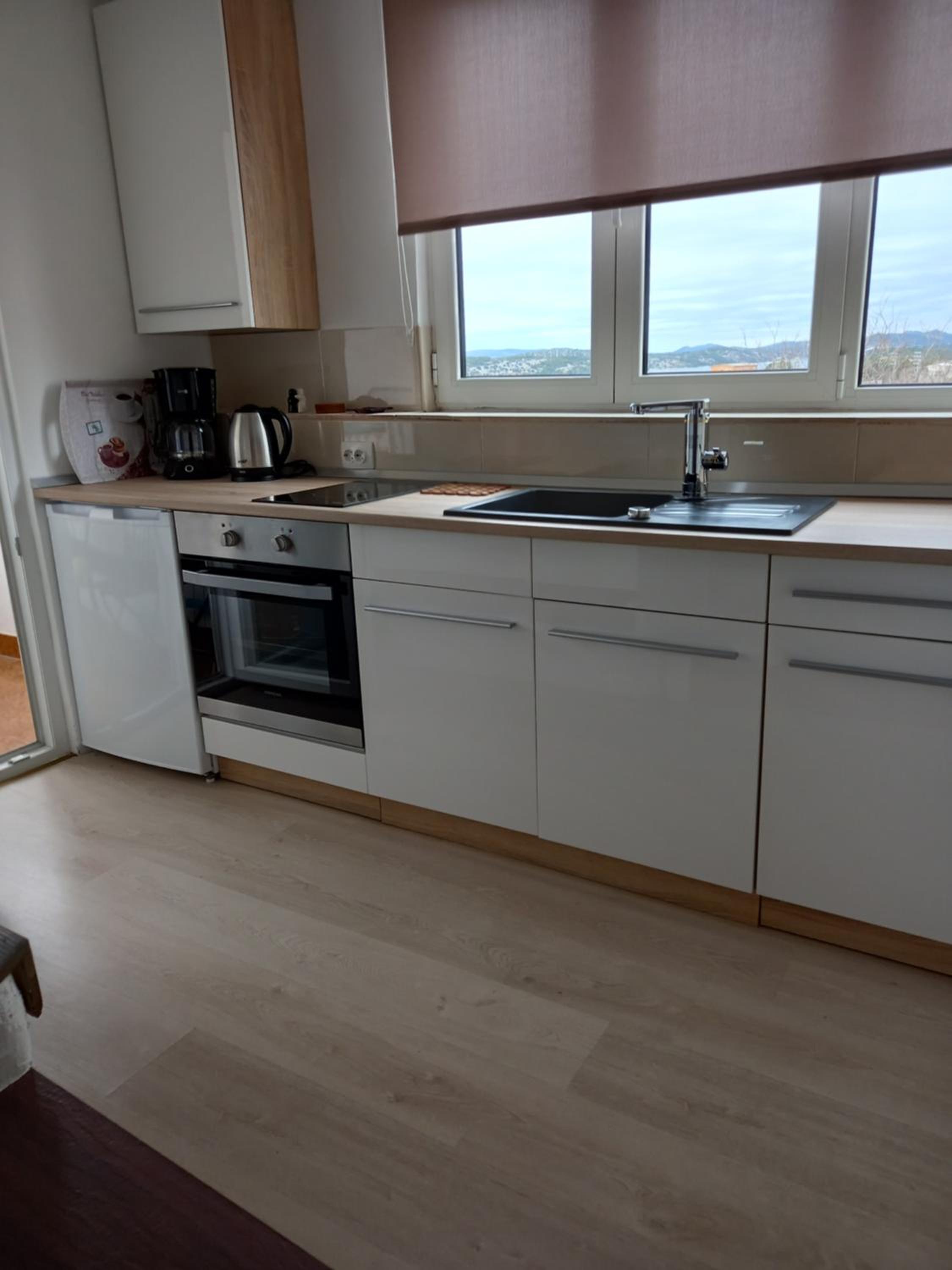 Apartment with Sea View - Photo 34