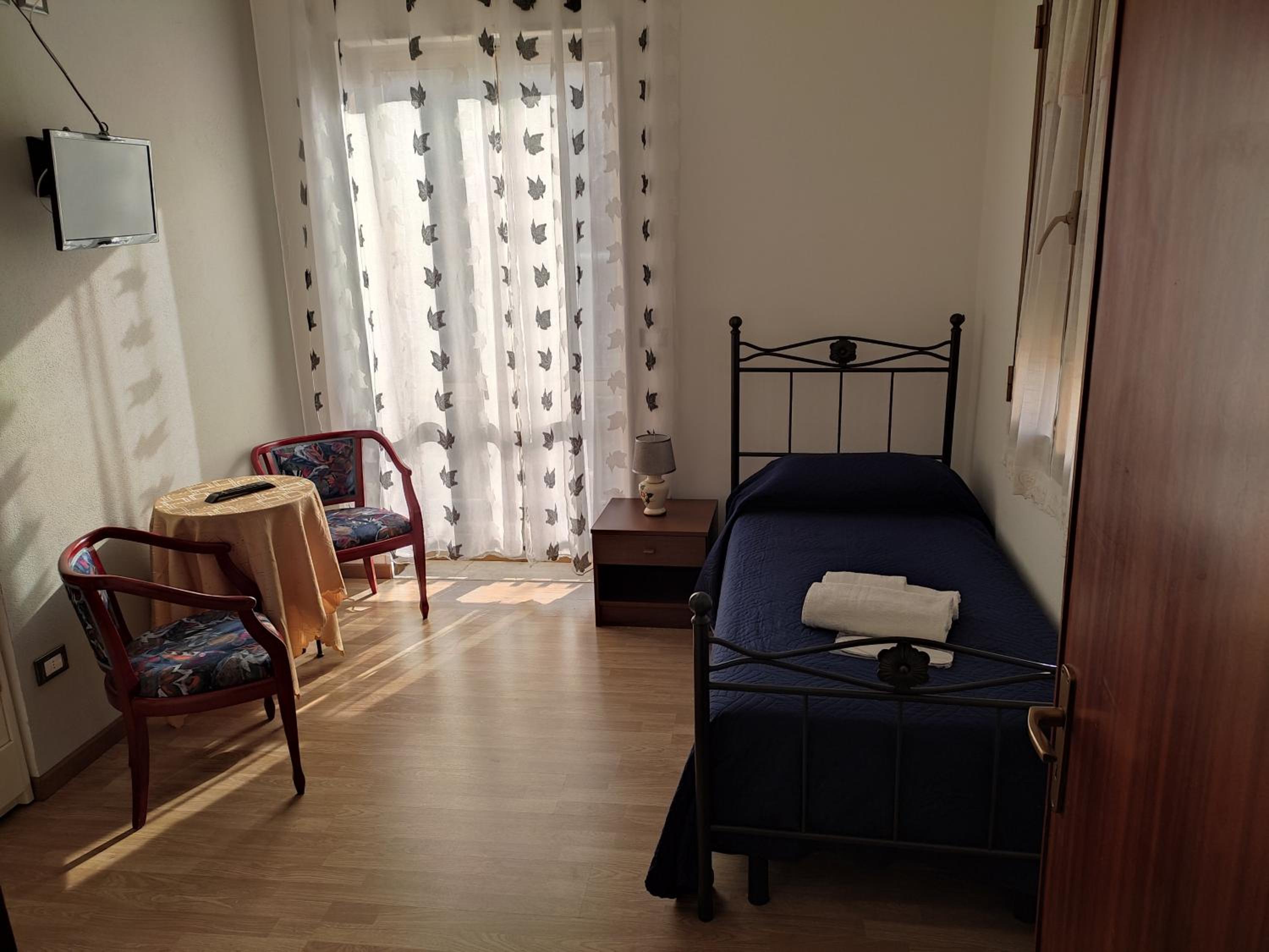Single Room photo 1