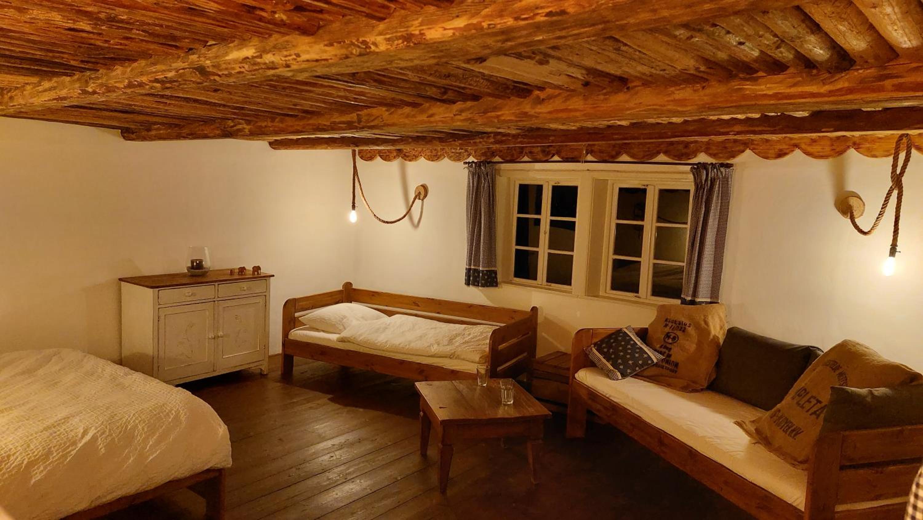 King Suite with Balcony photo 1