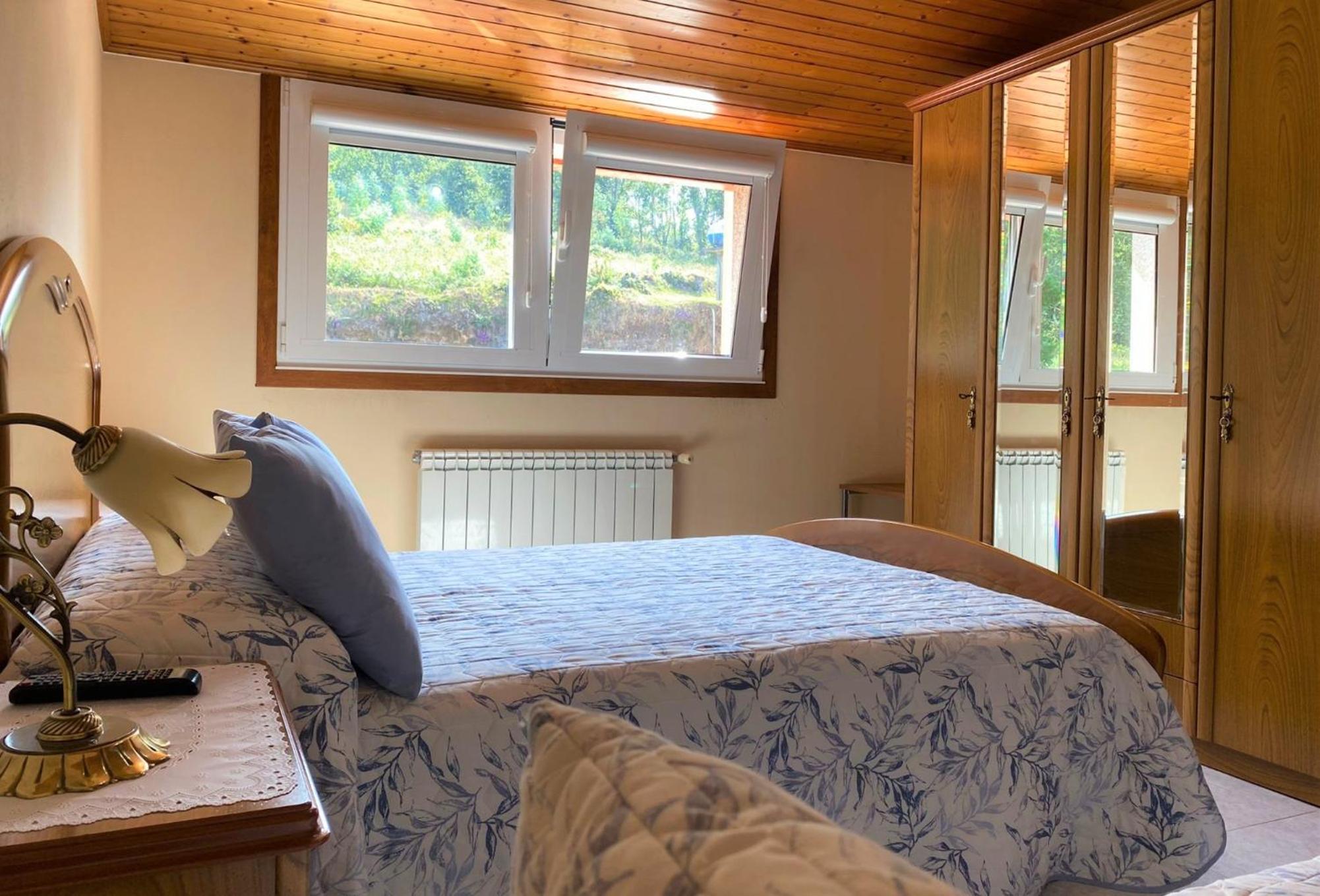 Large Twin Room photo 2