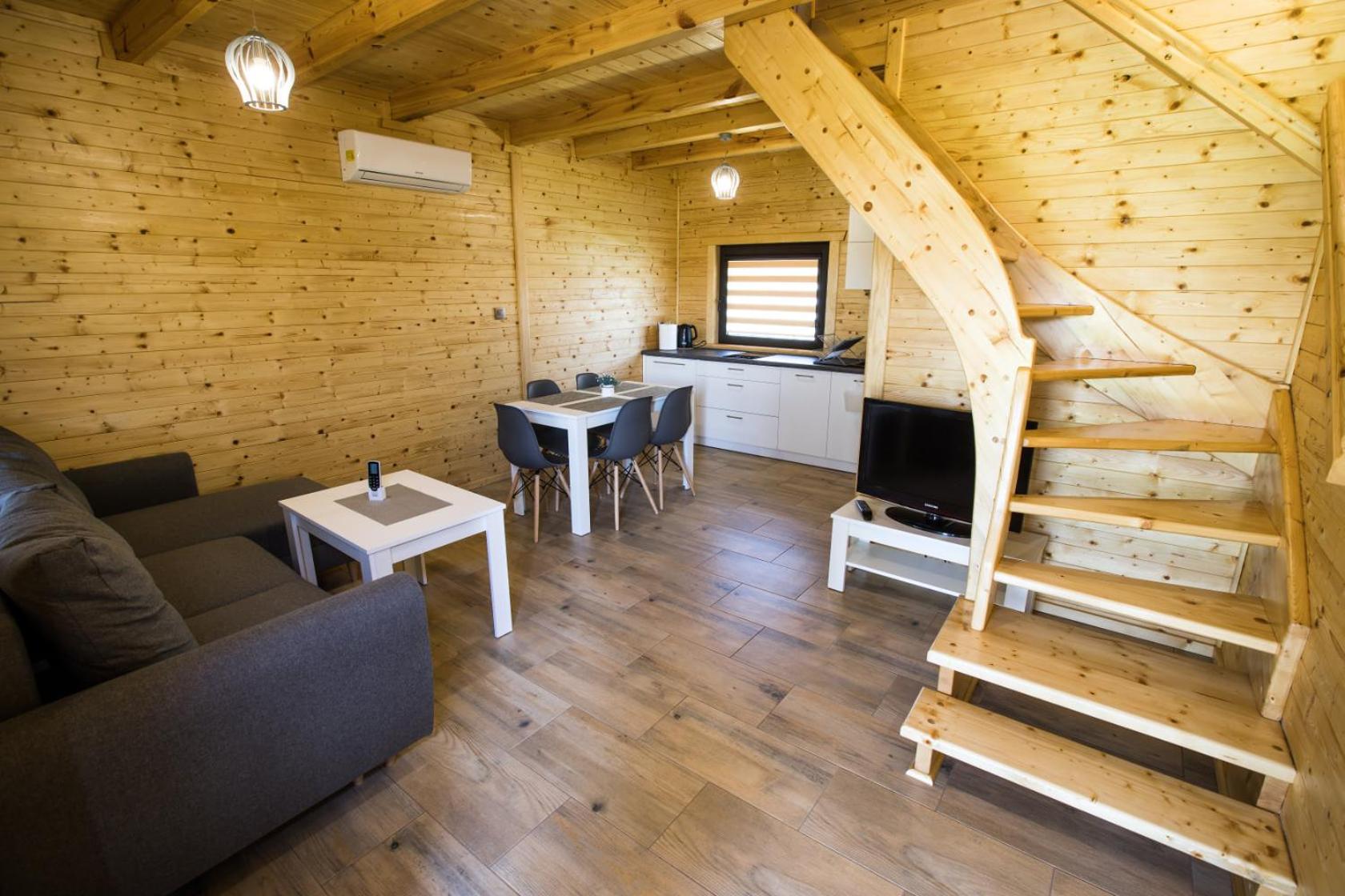 Two-Bedroom House - Photo 12