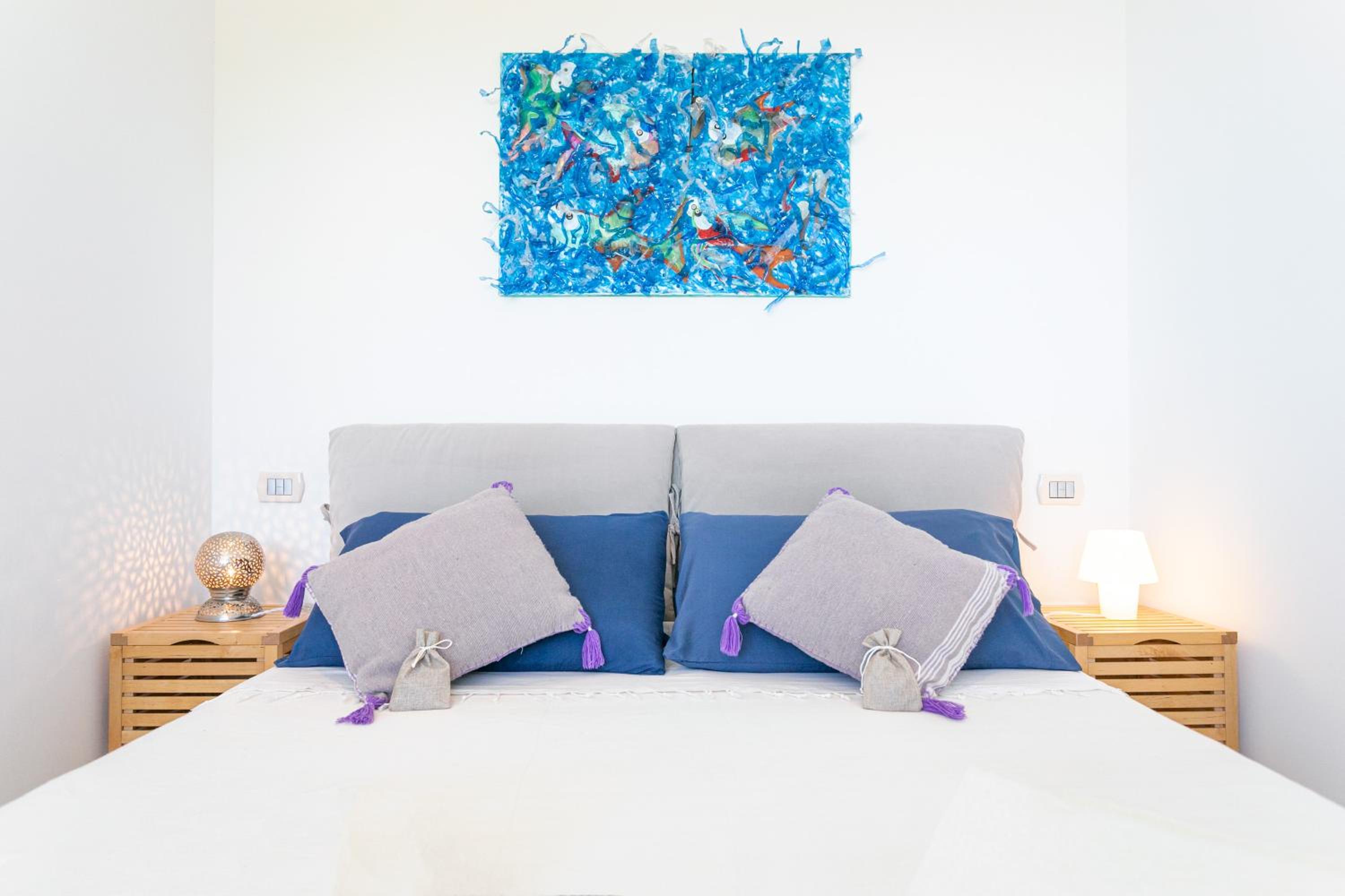Deluxe Double Room with Sea View - Photo 10