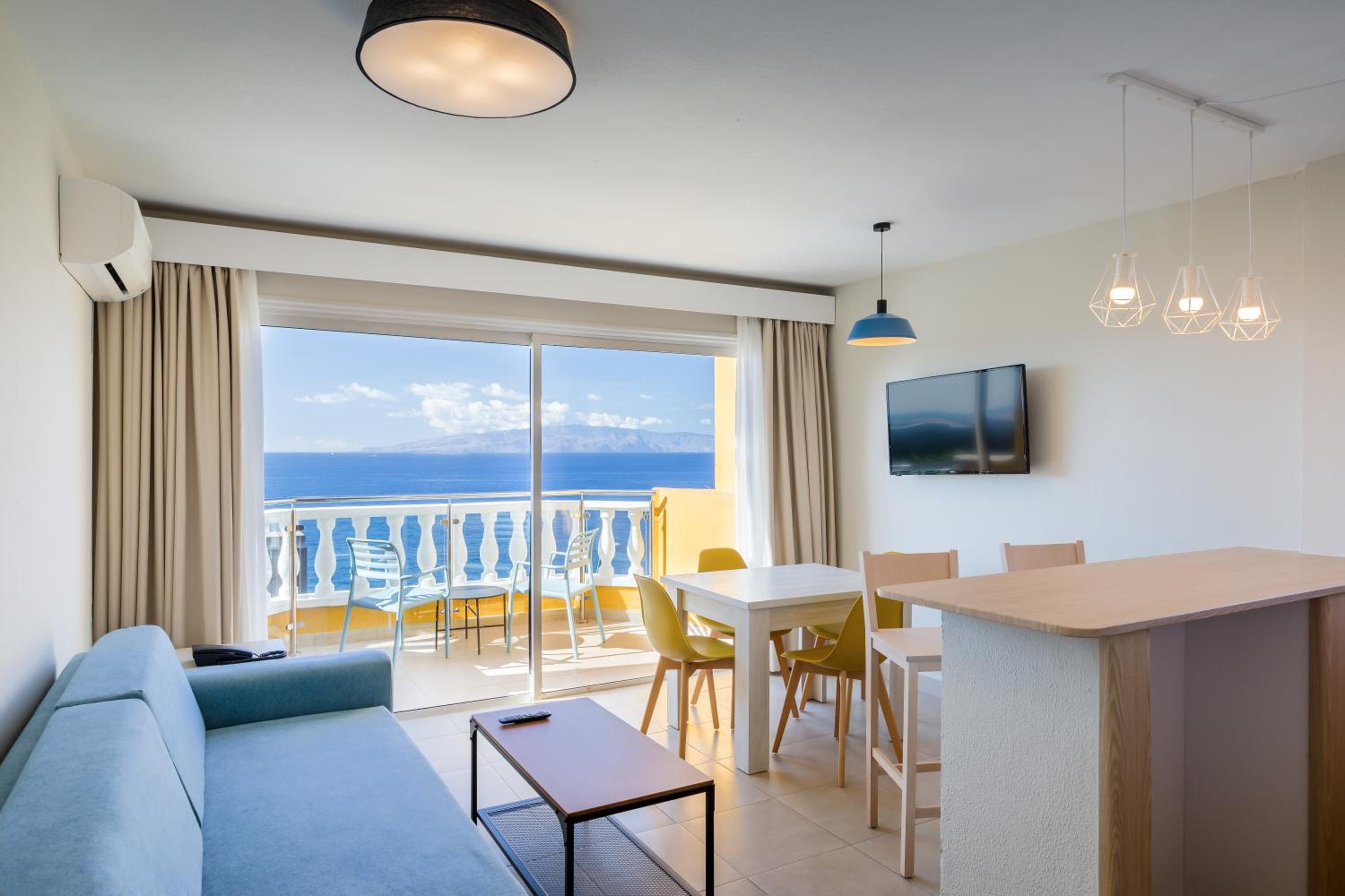 Apartment with Sea View thumbnail 6