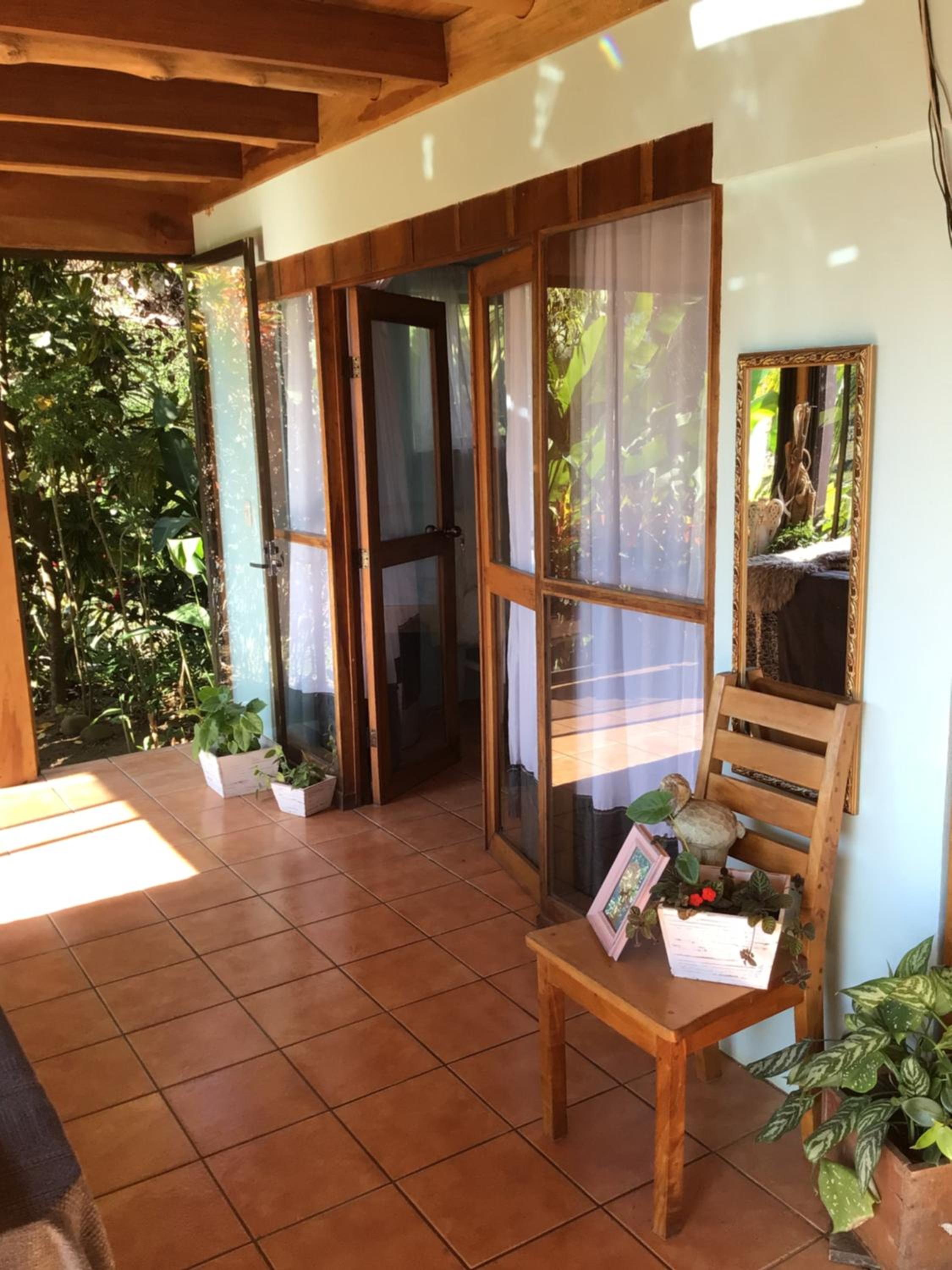 Family Room with Private Bathroom photo 3