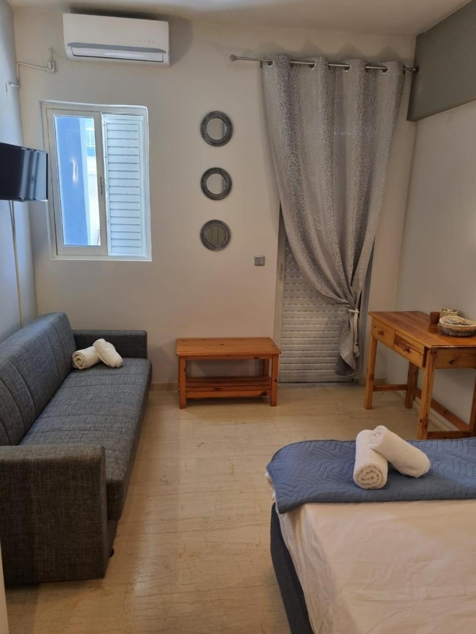 King Studio with Sofa Bed - Photo 5
