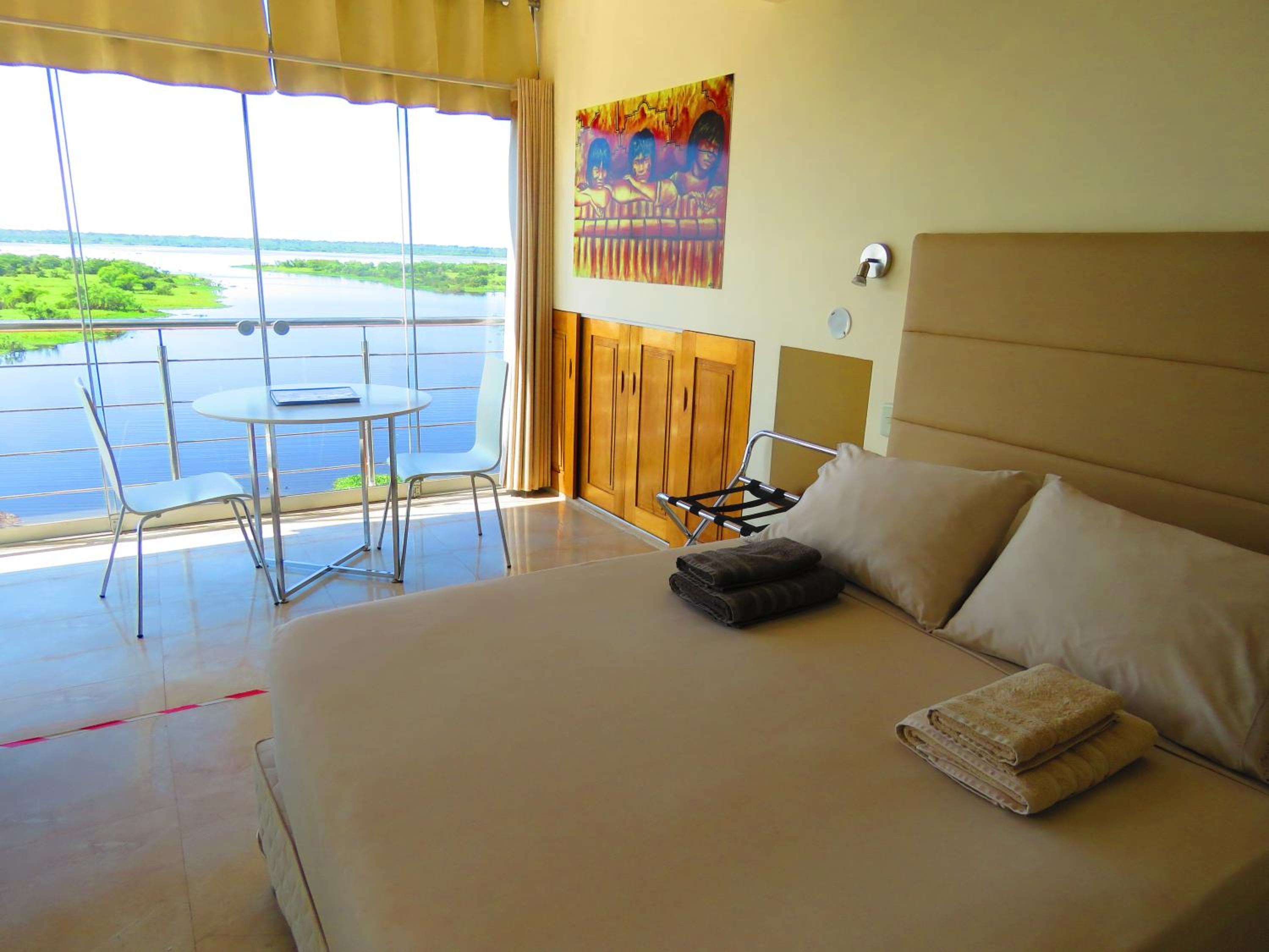 Apartment with Balcony - River View