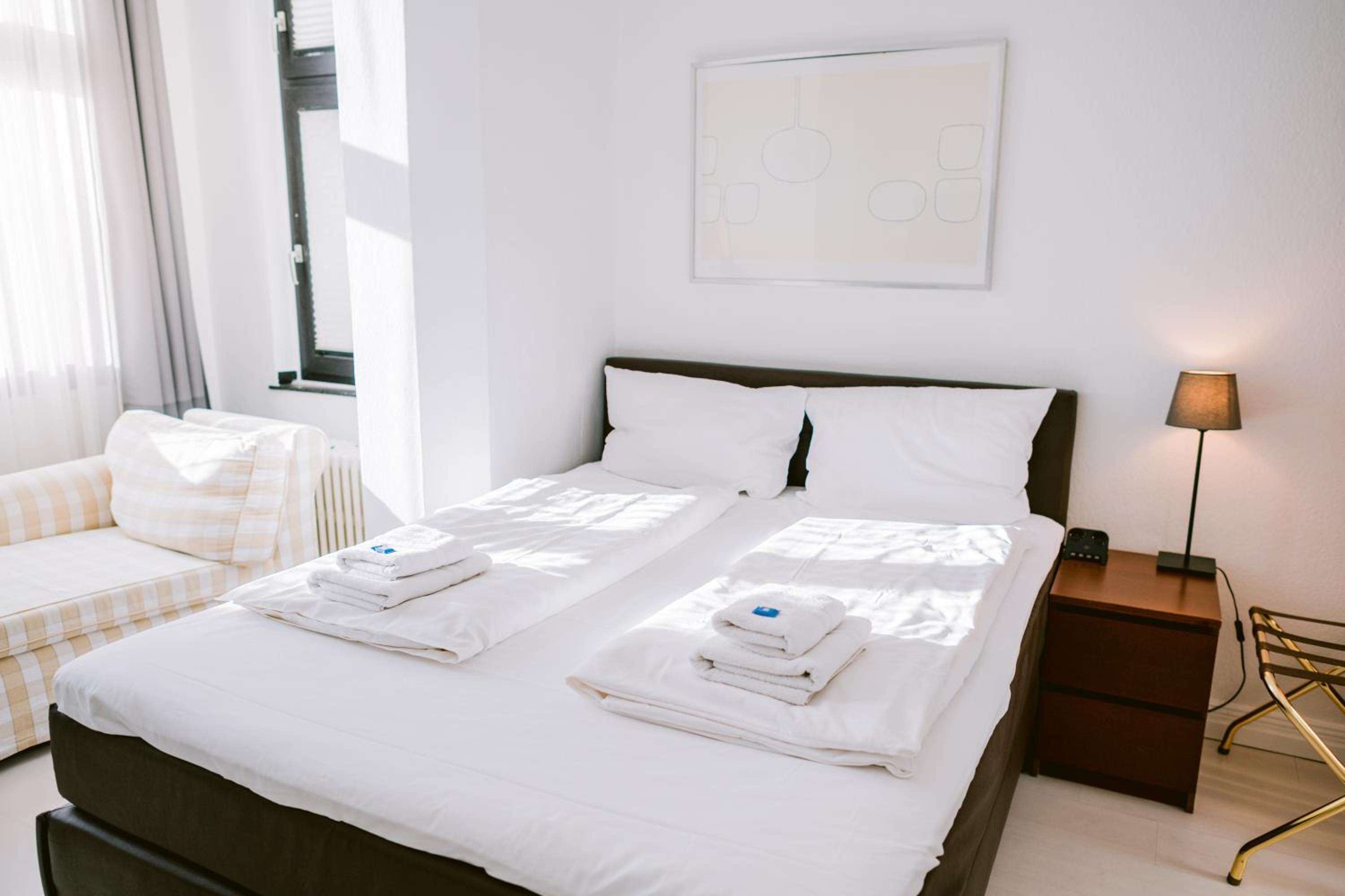 Double Room - Photo 5