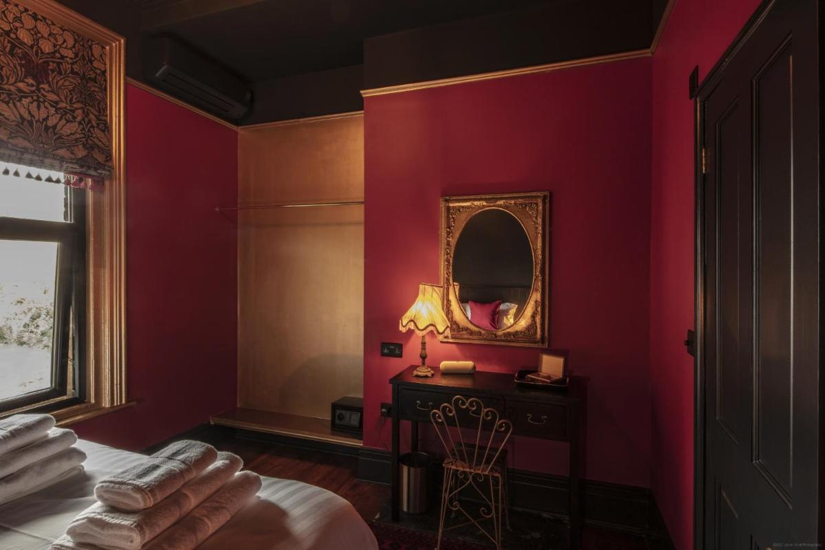 Deluxe Twin Room photo 3
