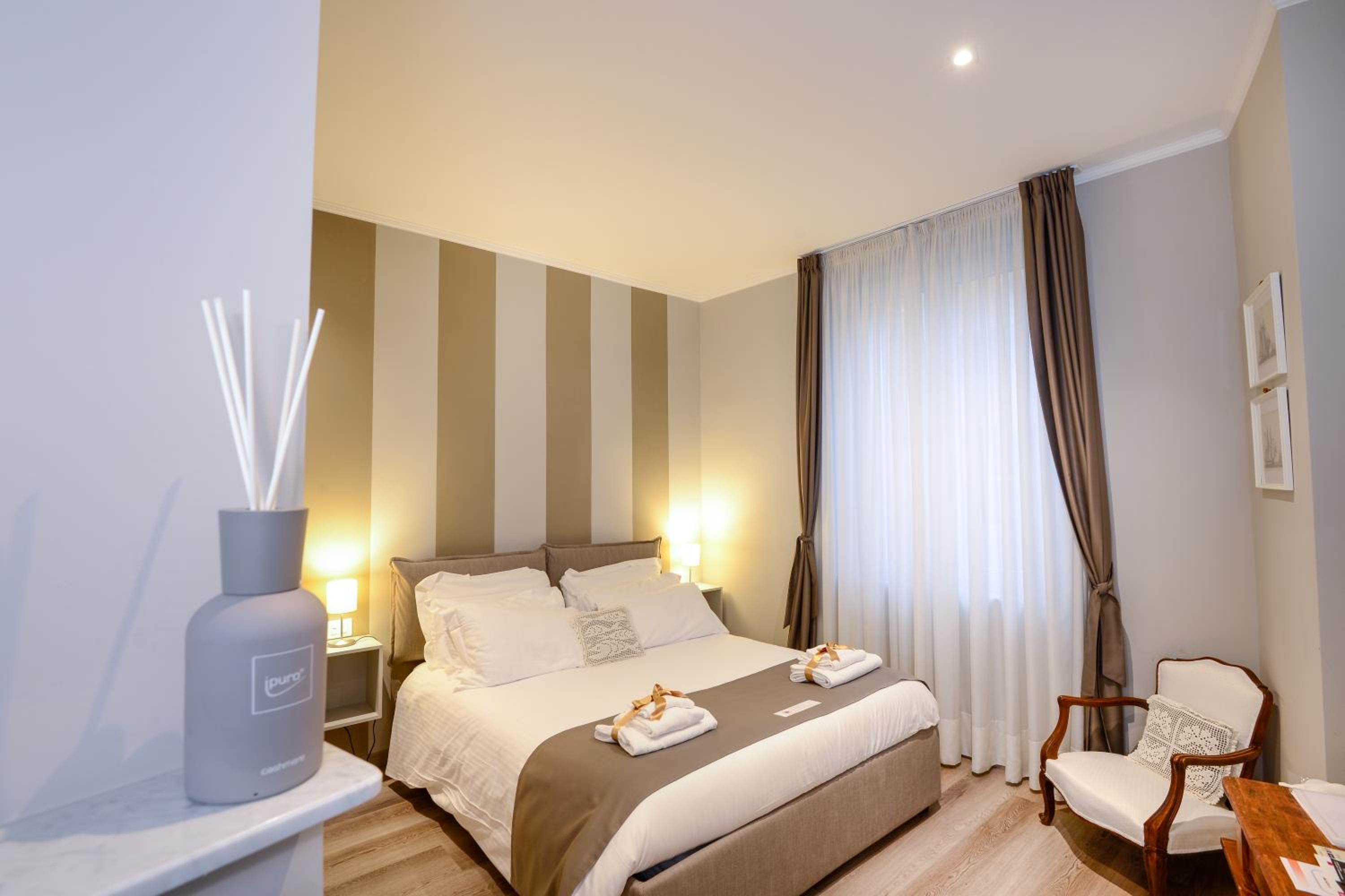 Double Room with Private Bathroom - Photo 1