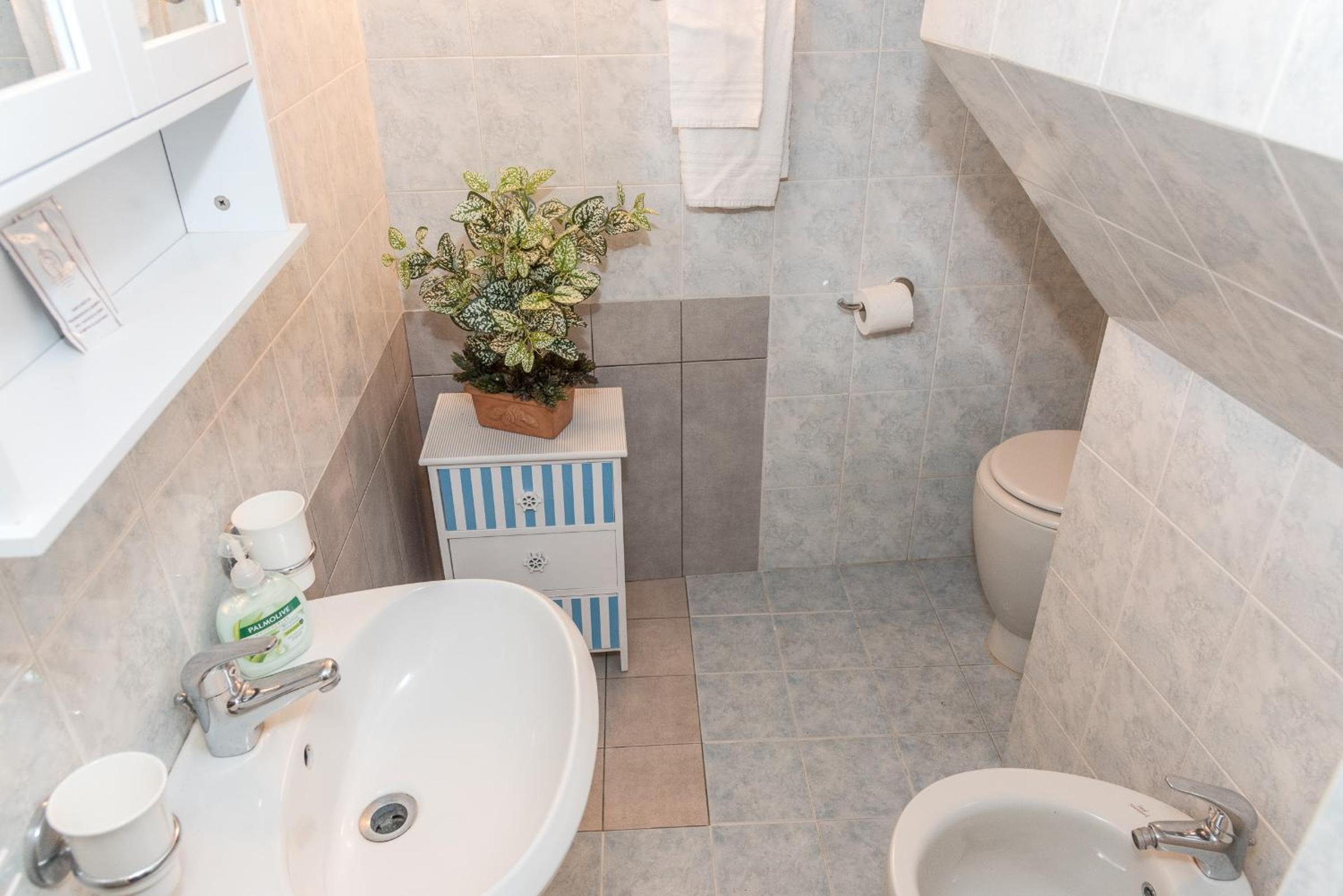 One-Bedroom Apartment (2 Adults) - Via della Valletta 31 - Photo 9