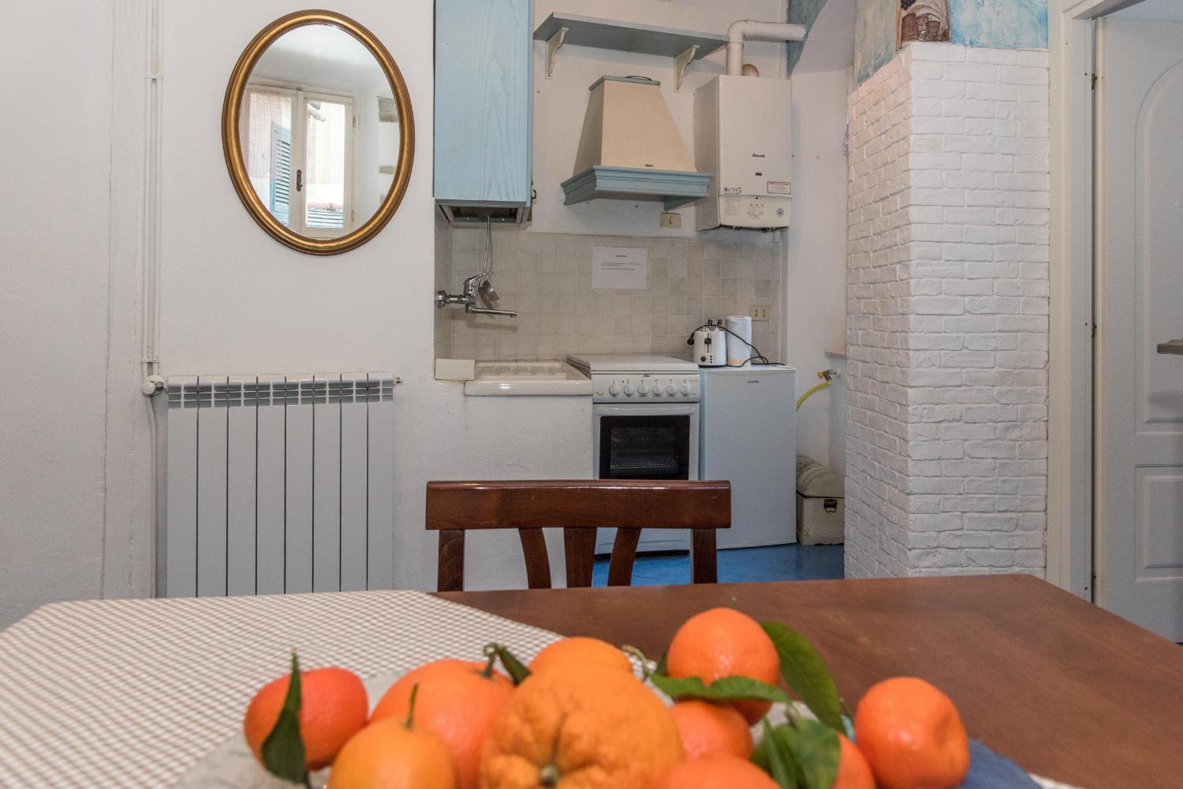 One-Bedroom Apartment (2 Adults) - Via della Valletta 31 - Photo 2