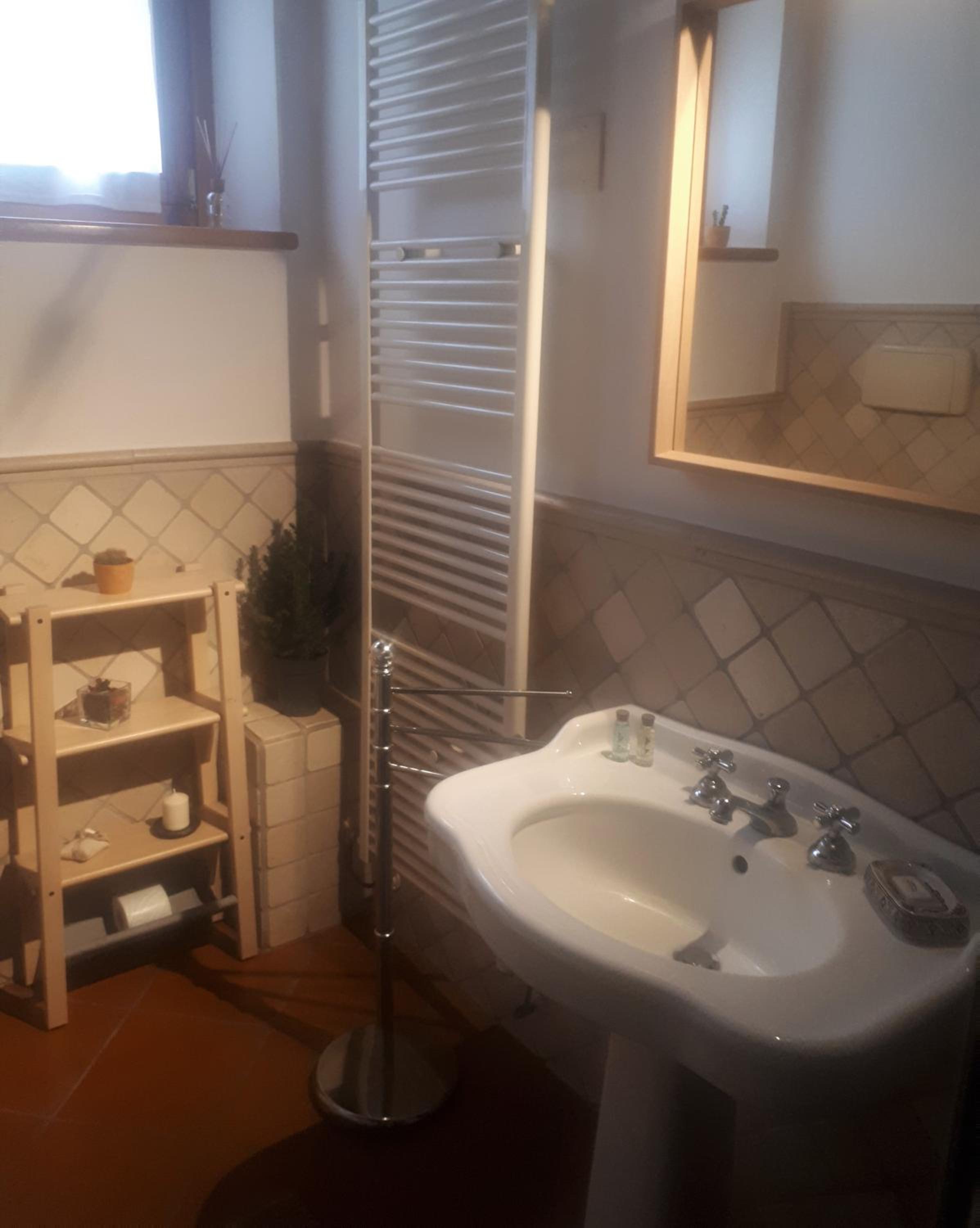 Double or Twin Room - Photo 6