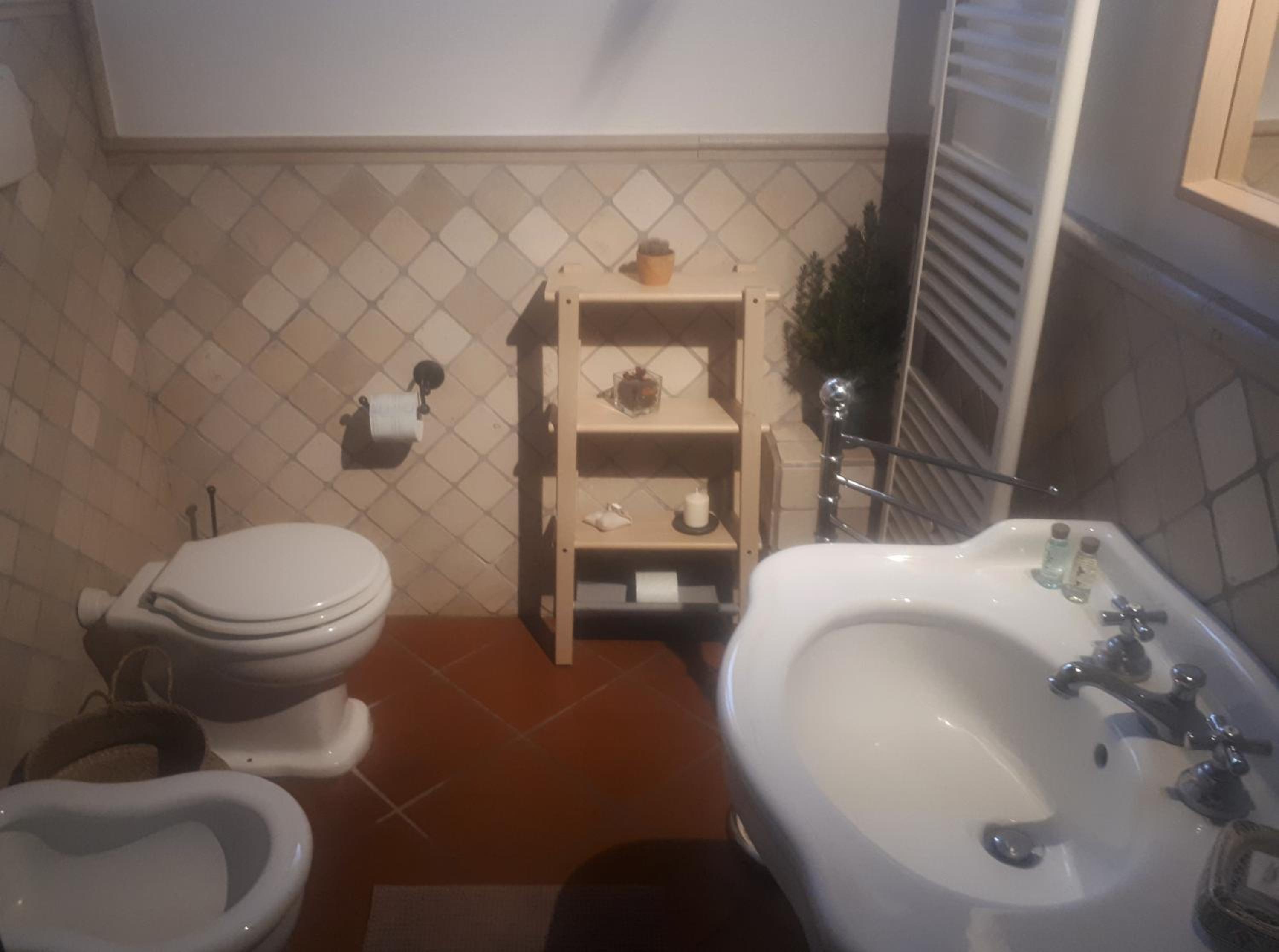 Double or Twin Room - Photo 5