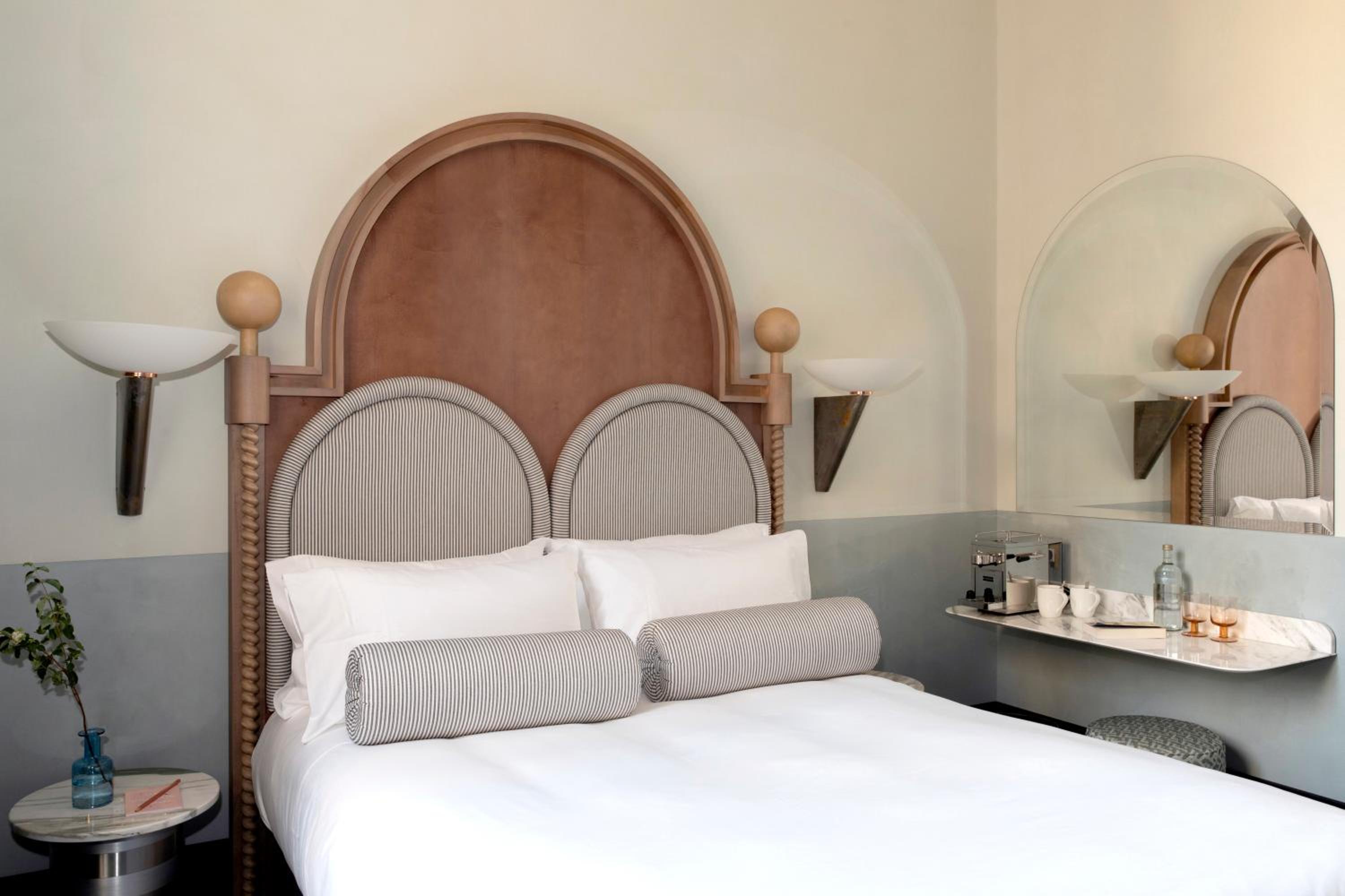 Small Single Room photo 1