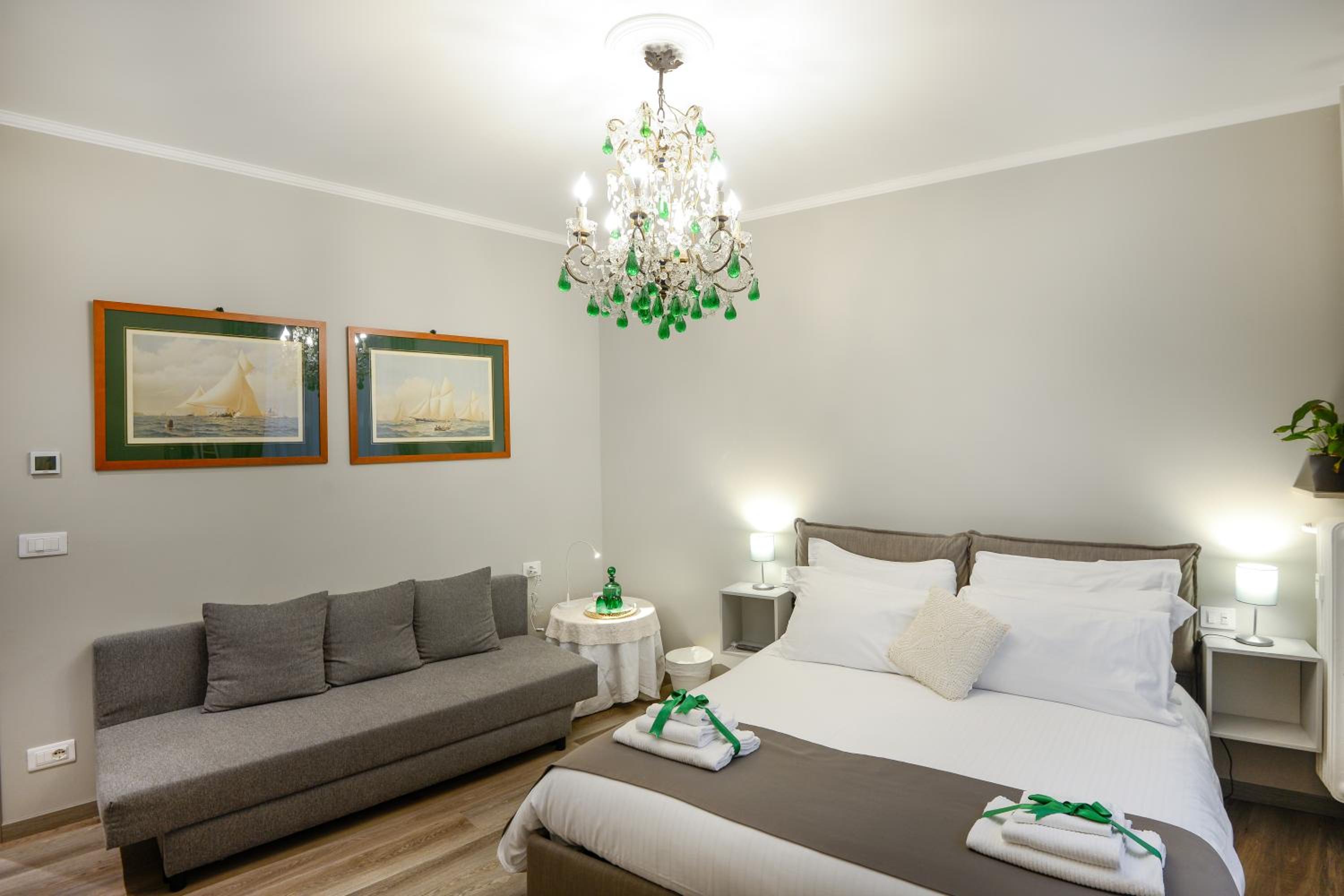 Double Room with Private Bathroom photo 2