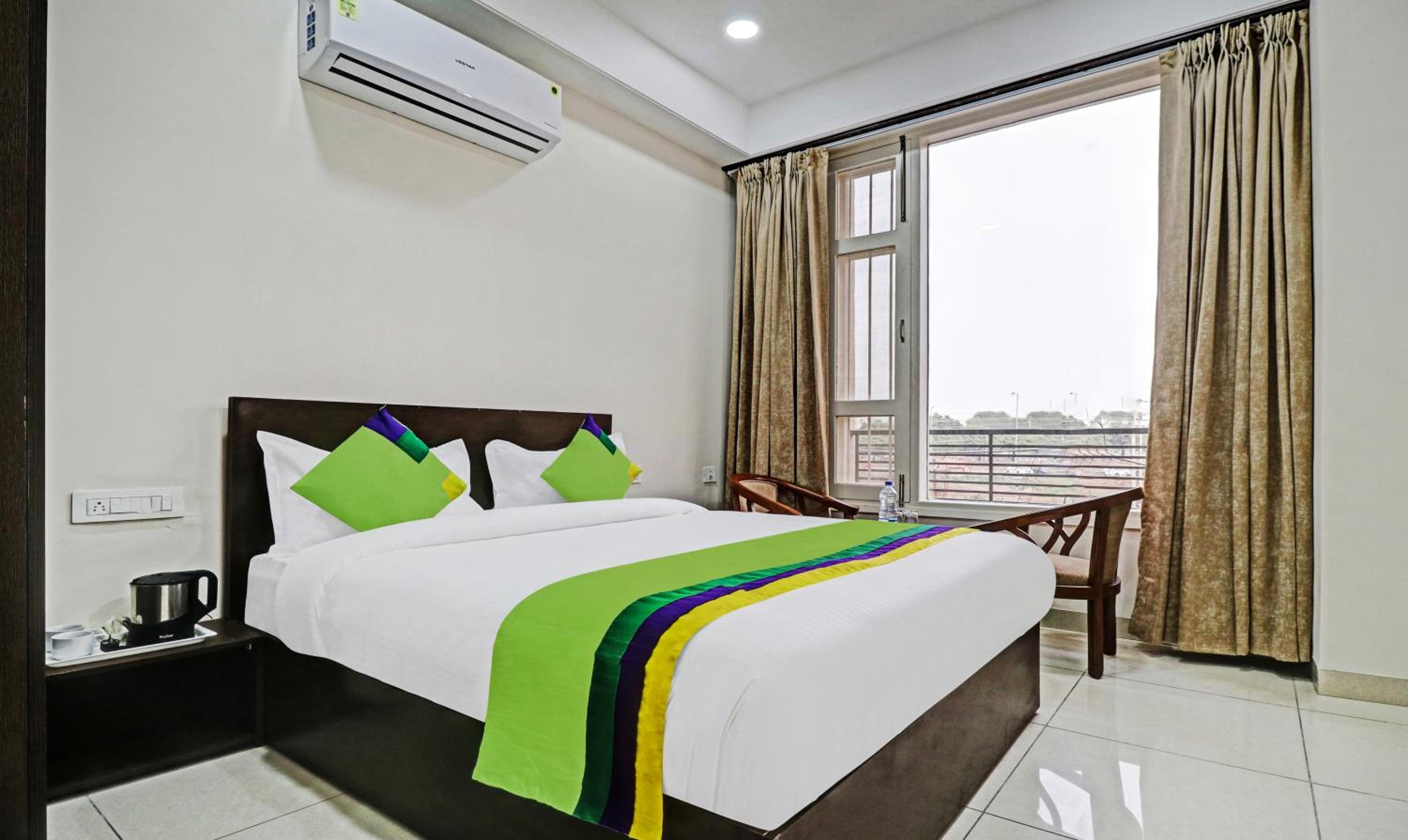 Economy Room