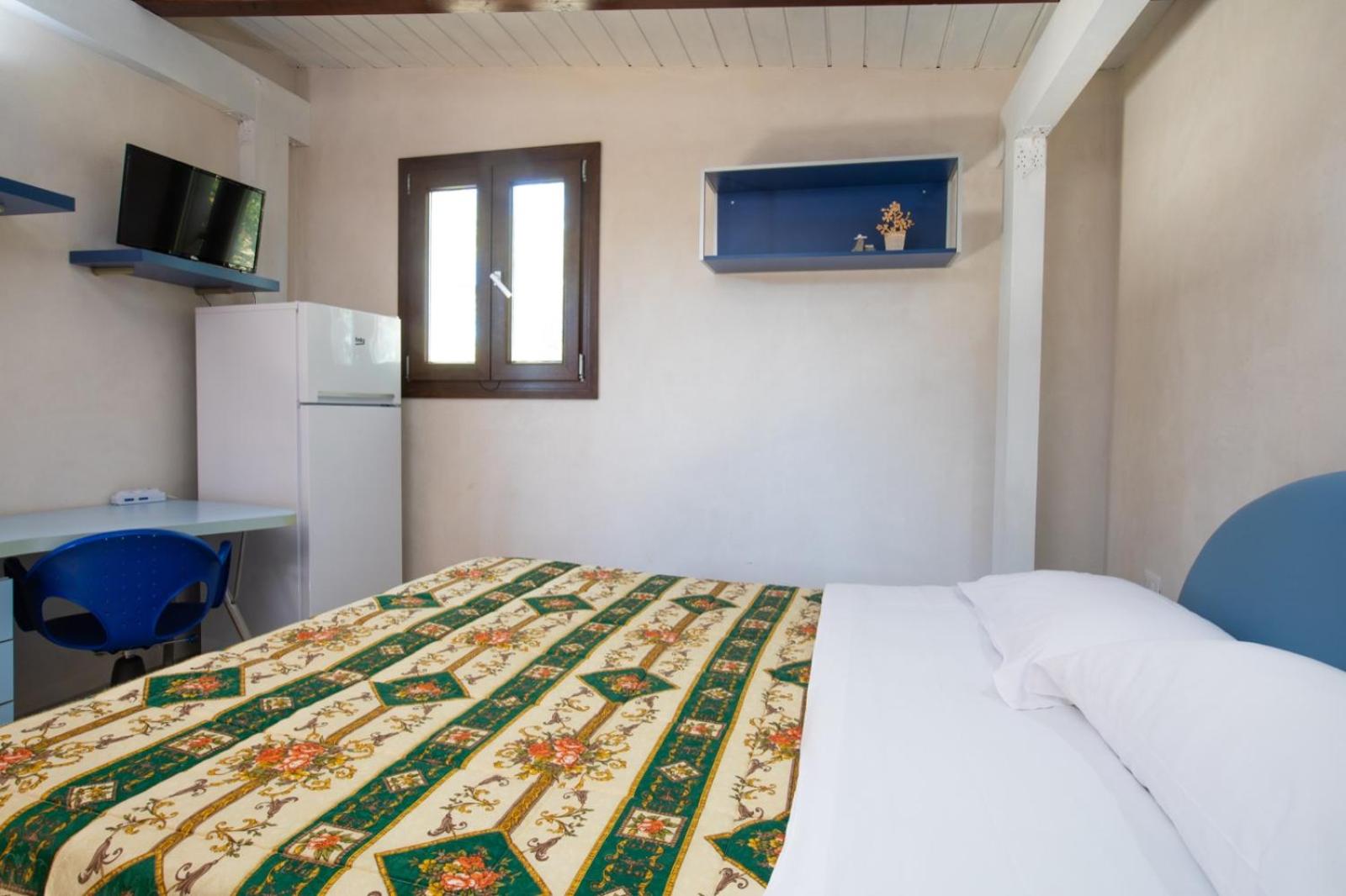 Economy Double Room photo 3