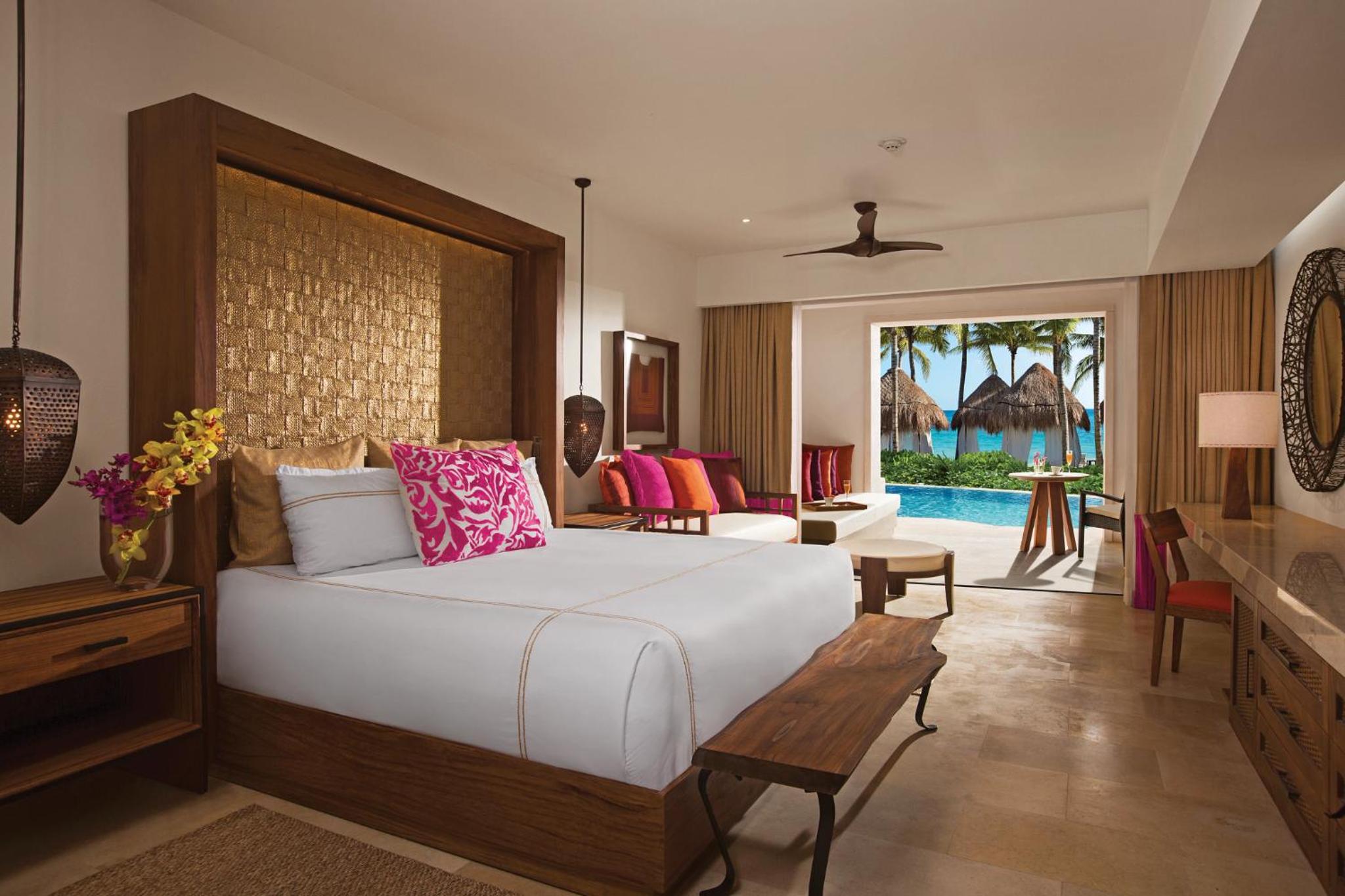 Romance Master Suite Swim Out