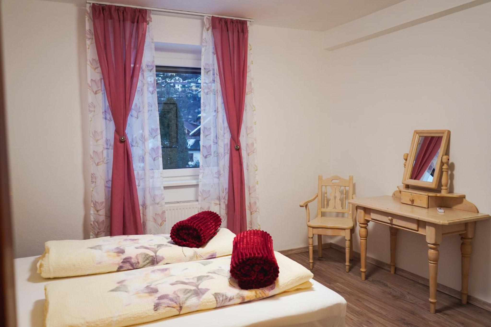 One-Bedroom Apartment - Photo 1