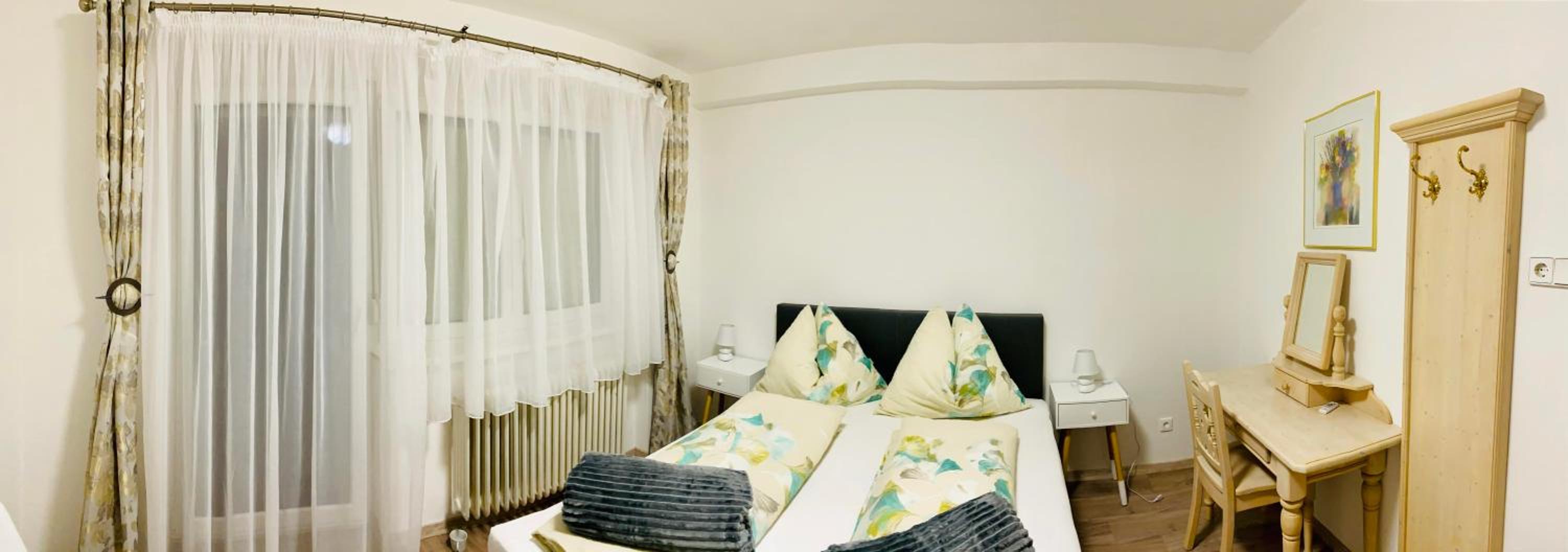 Double Room with Balcony - Photo 6