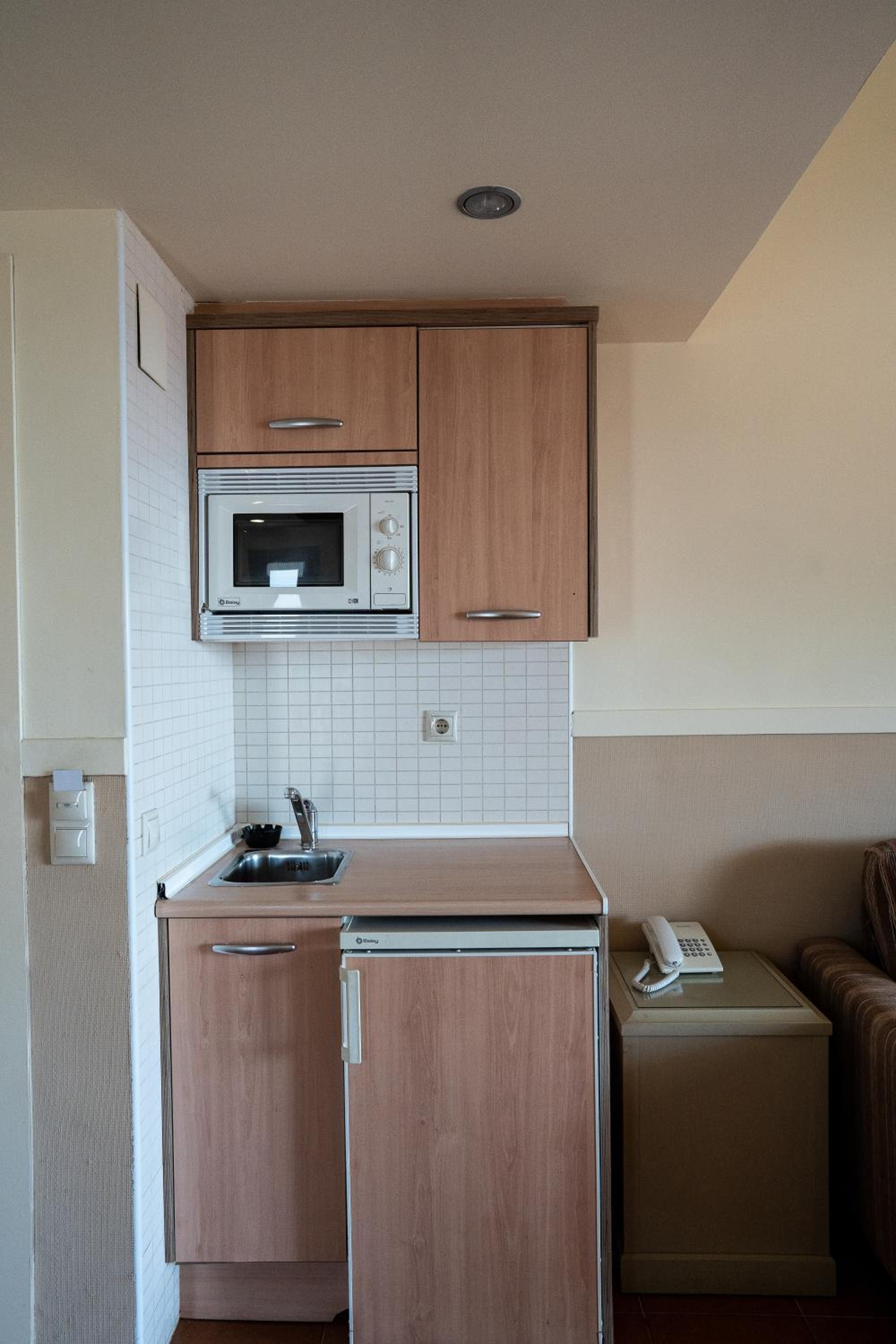 Family Suite (3 Adults) - Photo 4