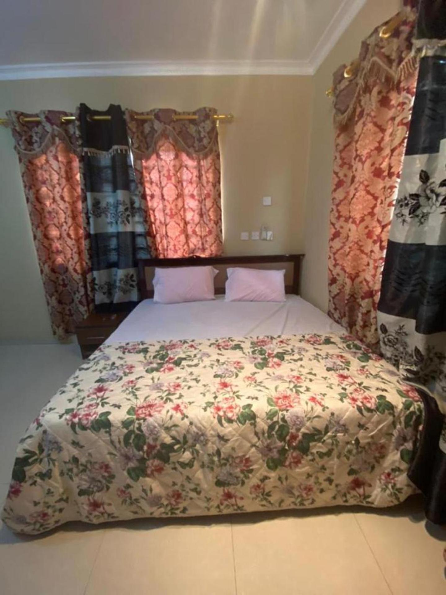 Apartment photo 2